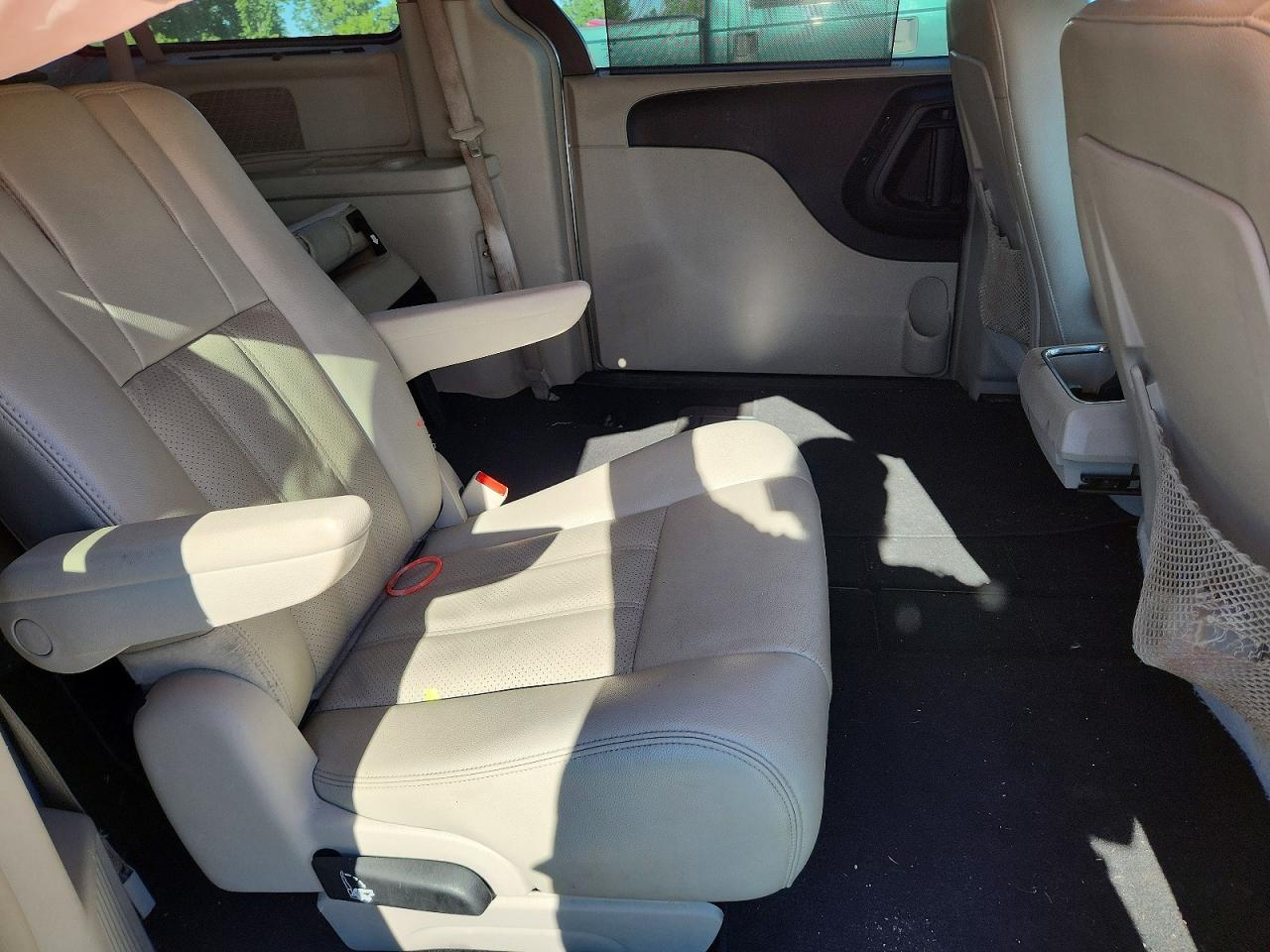 2013 Chrysler Town & Country Touring L Silver vin: 2C4RC1CG1DR646463