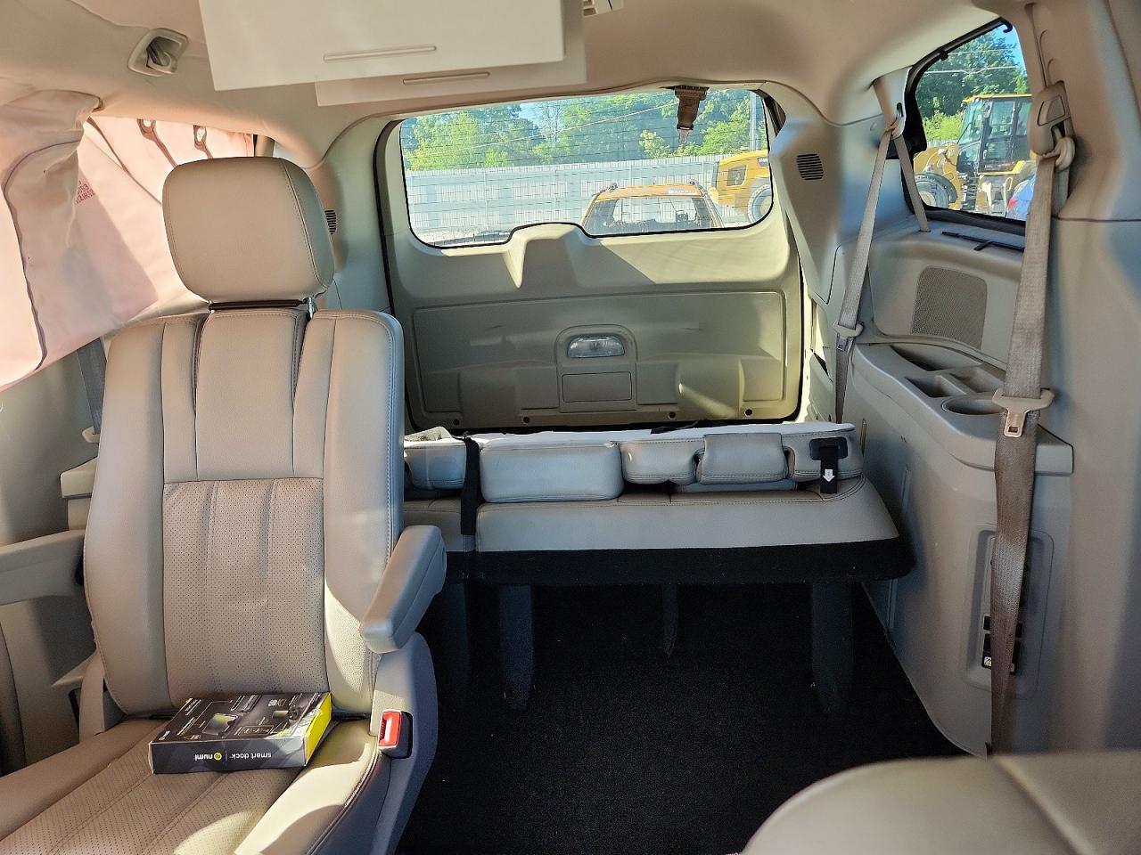 2013 Chrysler Town & Country Touring L Silver vin: 2C4RC1CG1DR646463