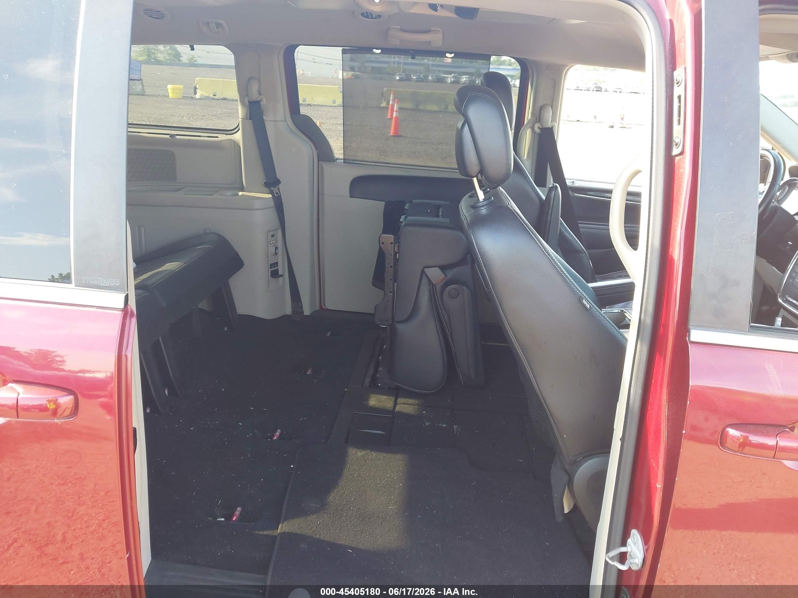 2013 Chrysler Town & Country Touring-l Красный vin: 2C4RC1CG1DR647080