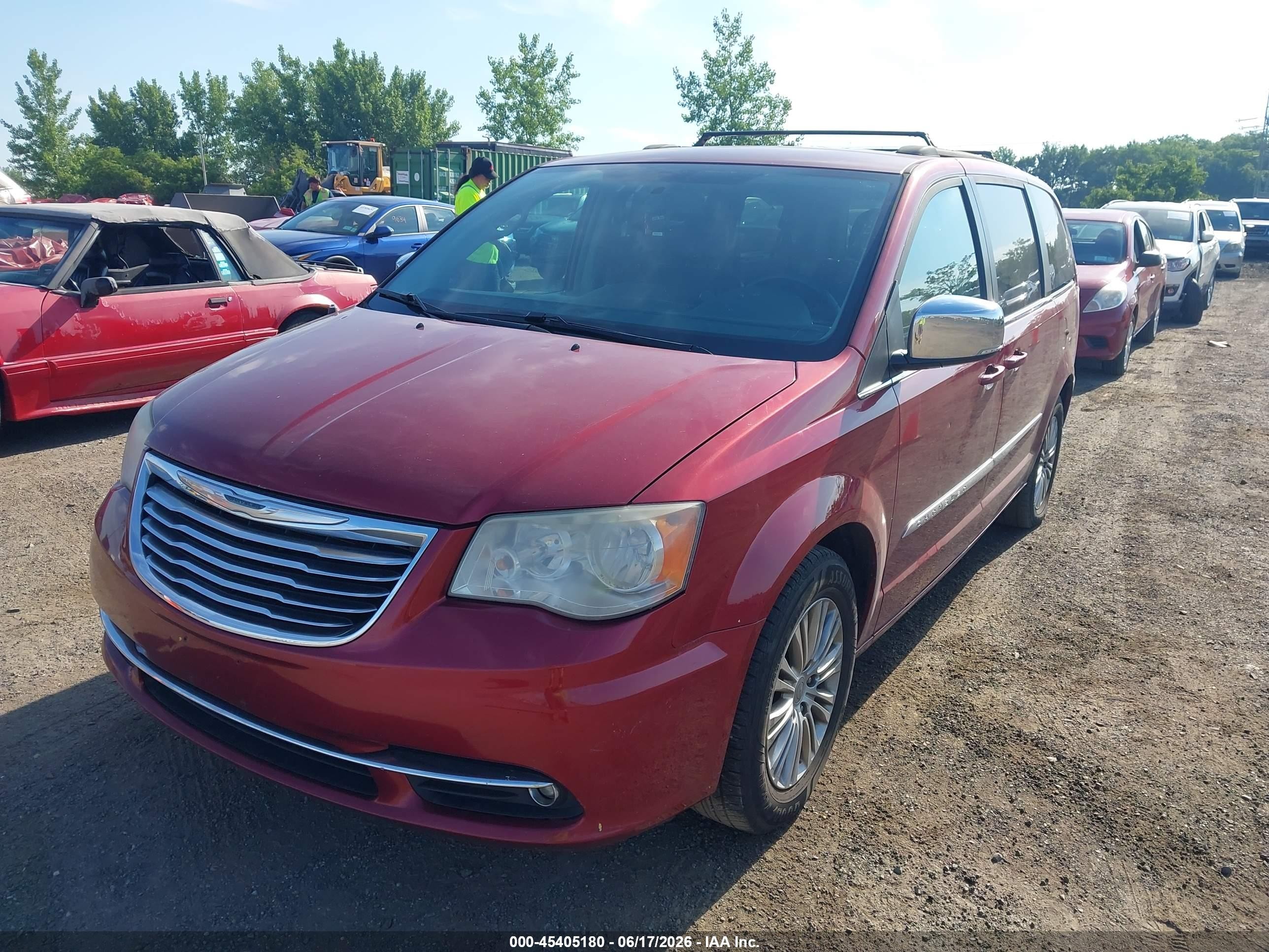 2013 Chrysler Town & Country Touring-l Красный vin: 2C4RC1CG1DR647080