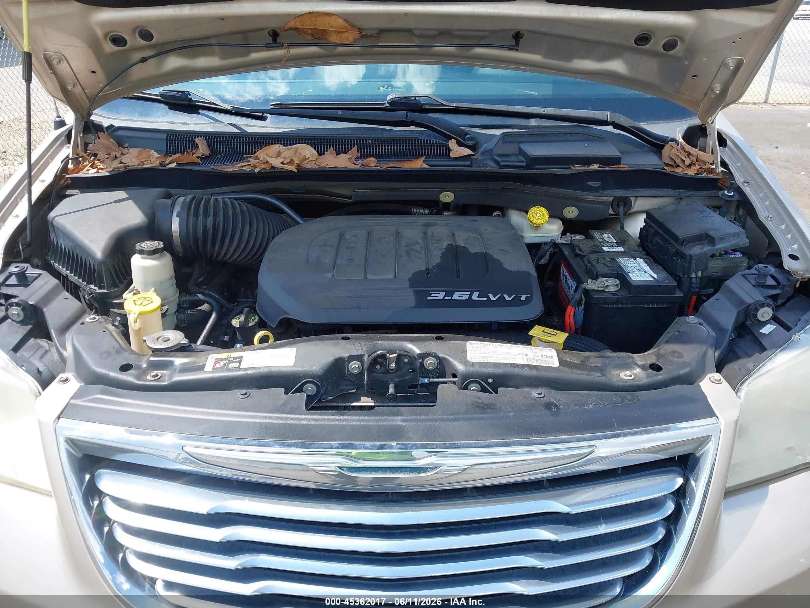 2013 Chrysler Town & Country Touring-l Gold vin: 2C4RC1CG1DR663215