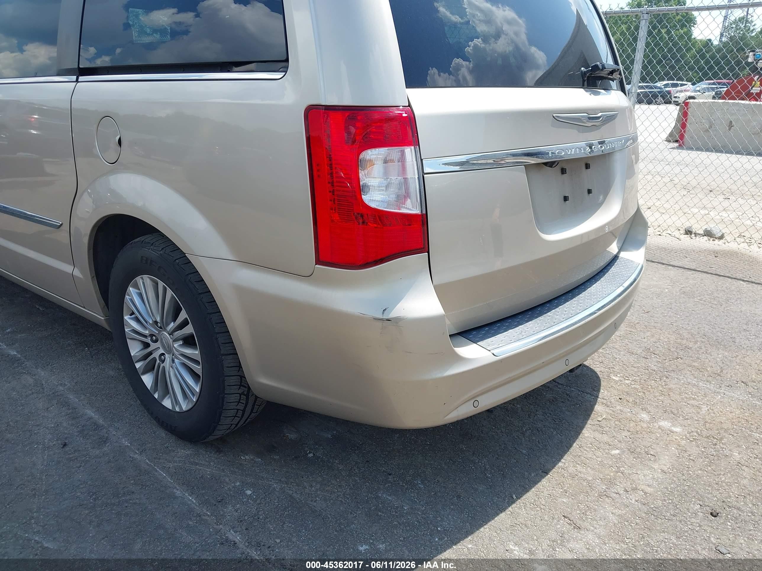 2013 Chrysler Town & Country Touring-l Gold vin: 2C4RC1CG1DR663215