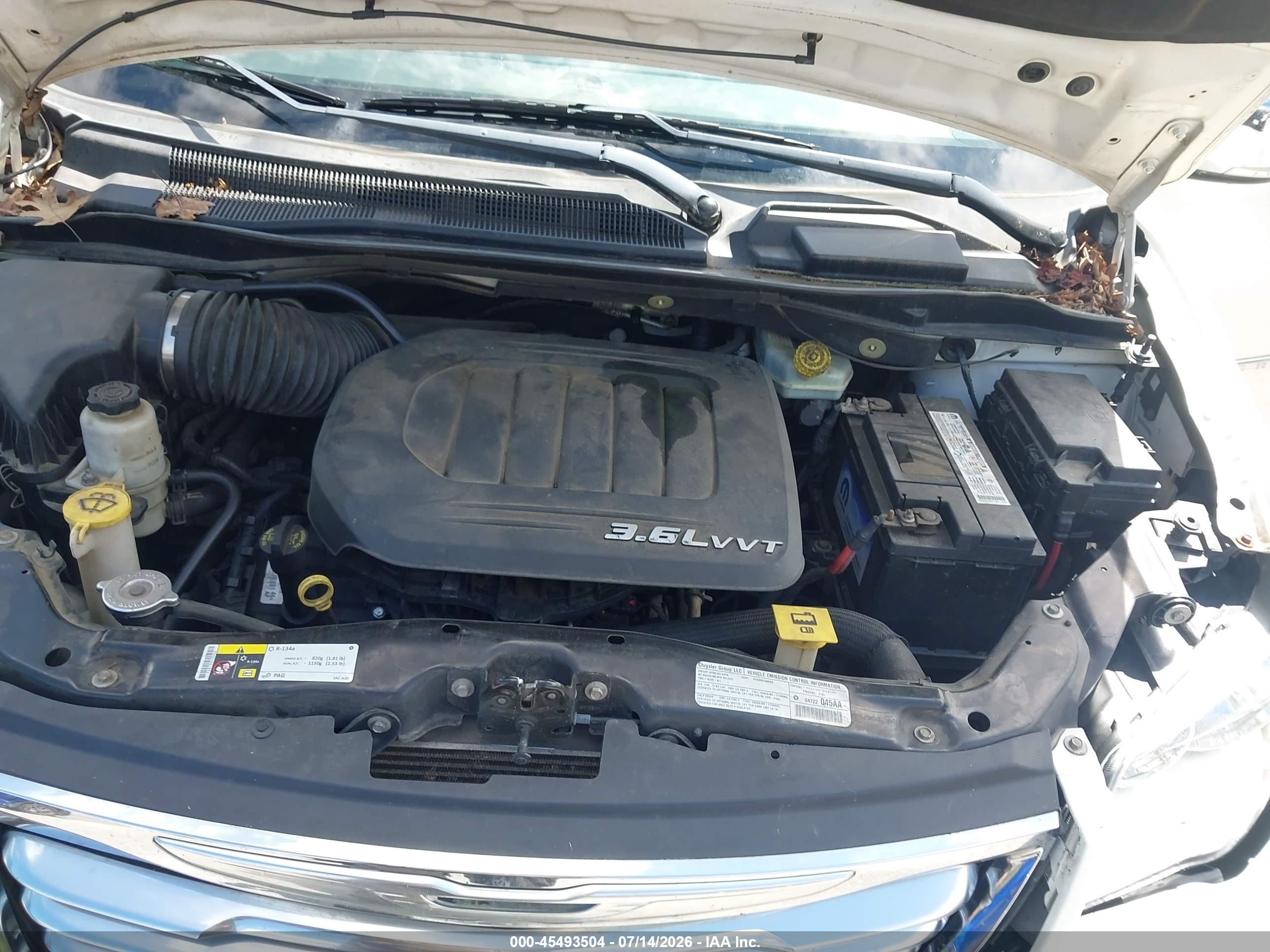 2013 Chrysler Town & Country Touring-l White vin: 2C4RC1CG1DR737538