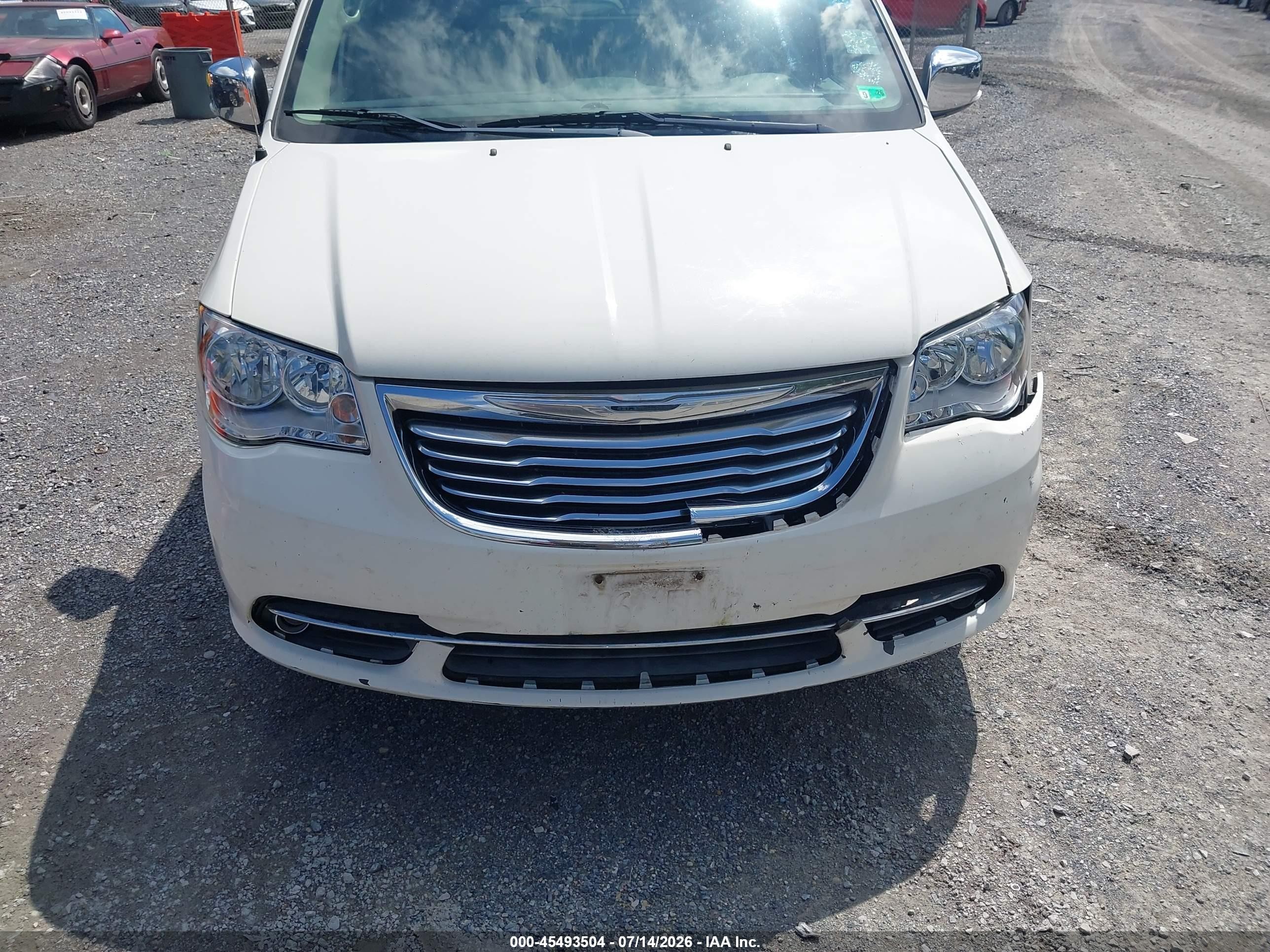 2013 Chrysler Town & Country Touring-l White vin: 2C4RC1CG1DR737538