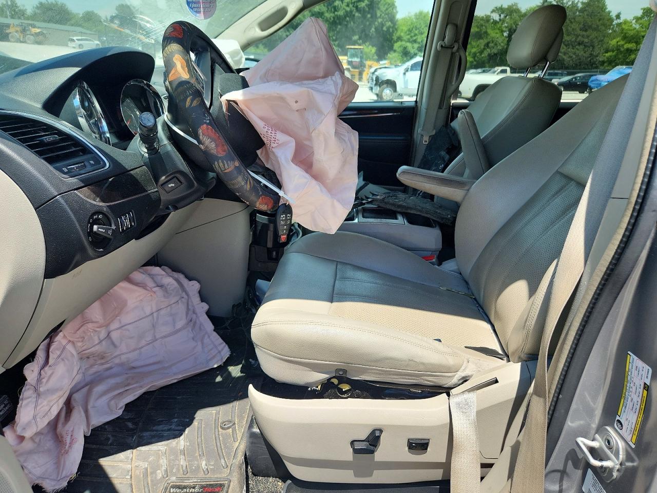 2013 Chrysler Town & Country Touring L Silver vin: 2C4RC1CG1DR745820