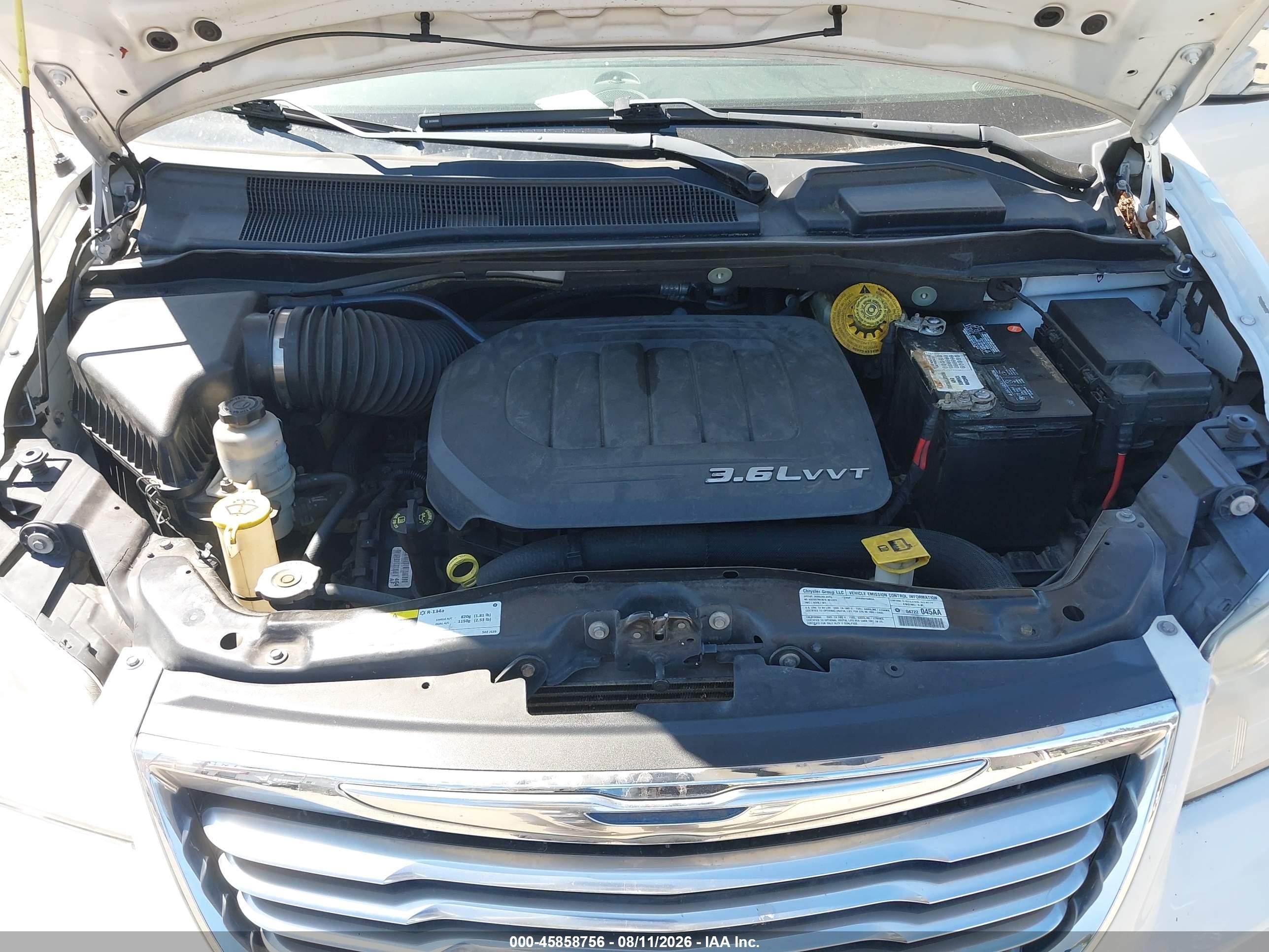 2013 Chrysler Town & Country Touring-l White vin: 2C4RC1CG1DR816417