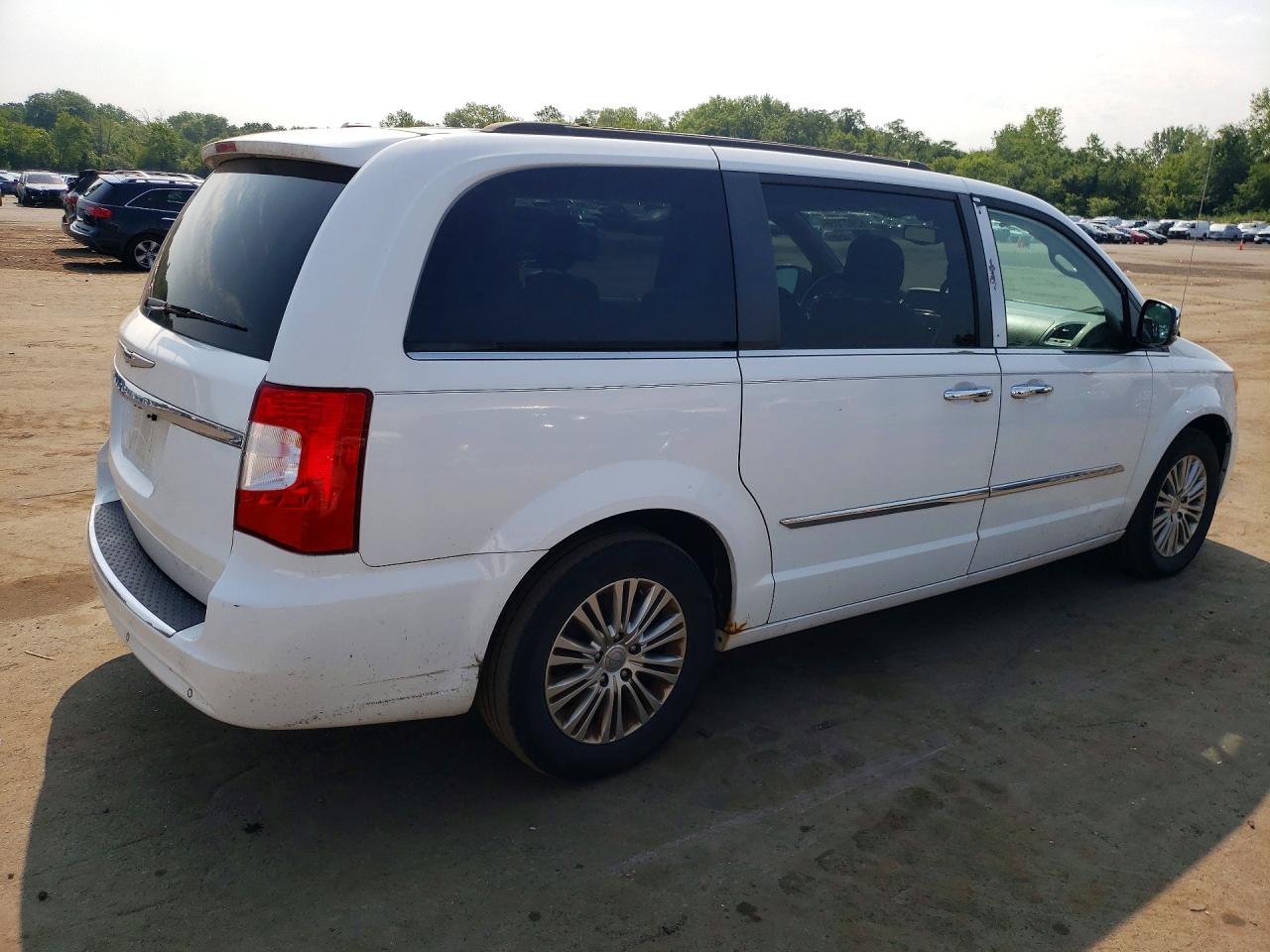 2014 Chrysler Town & Country Touring L White vin: 2C4RC1CG1ER107777
