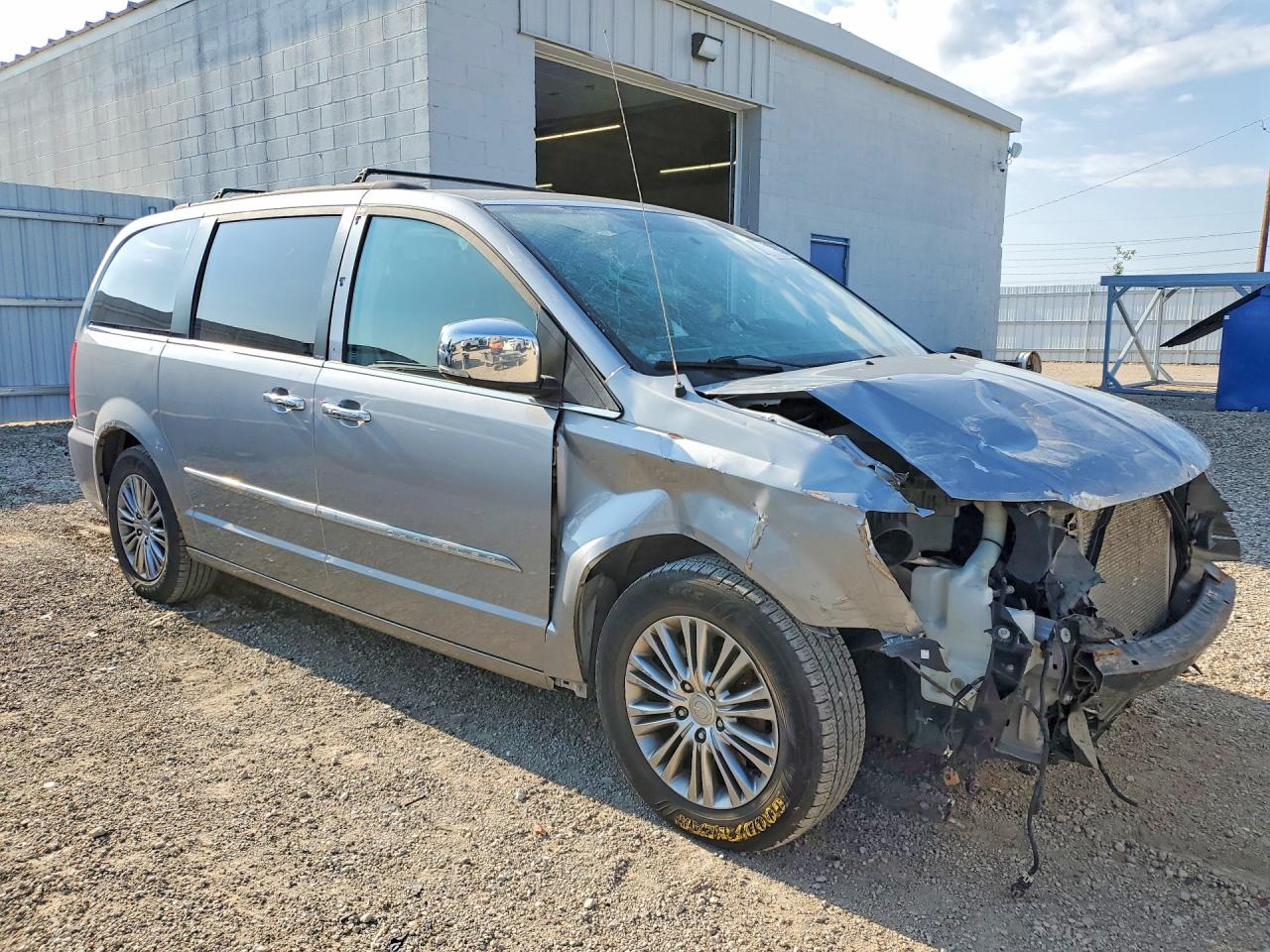 2014 Chrysler Town & Country Touring L Silver vin: 2C4RC1CG1ER329140