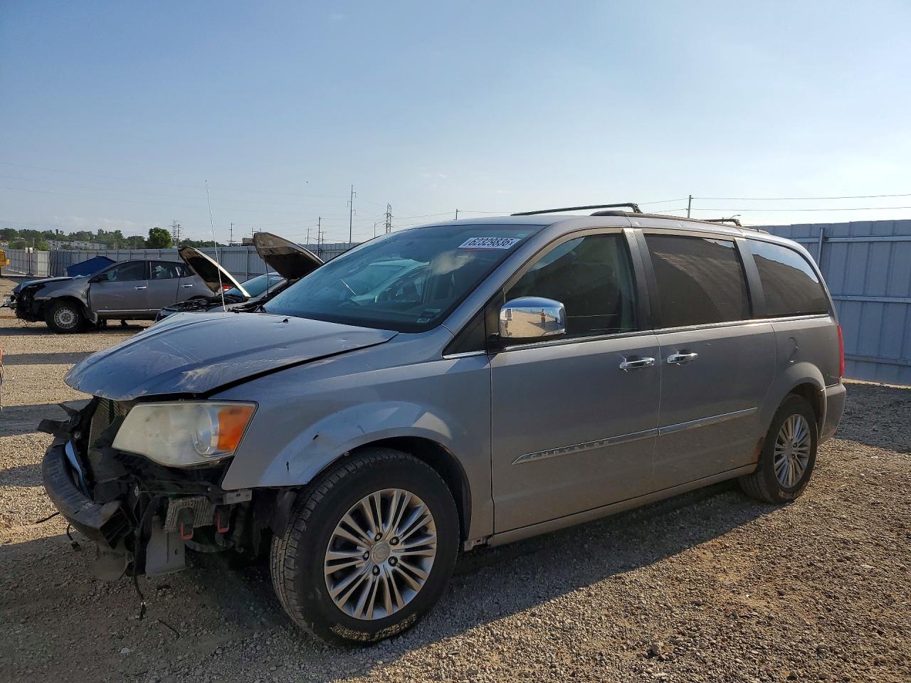 2014 Chrysler Town & Country Touring L Silver vin: 2C4RC1CG1ER329140