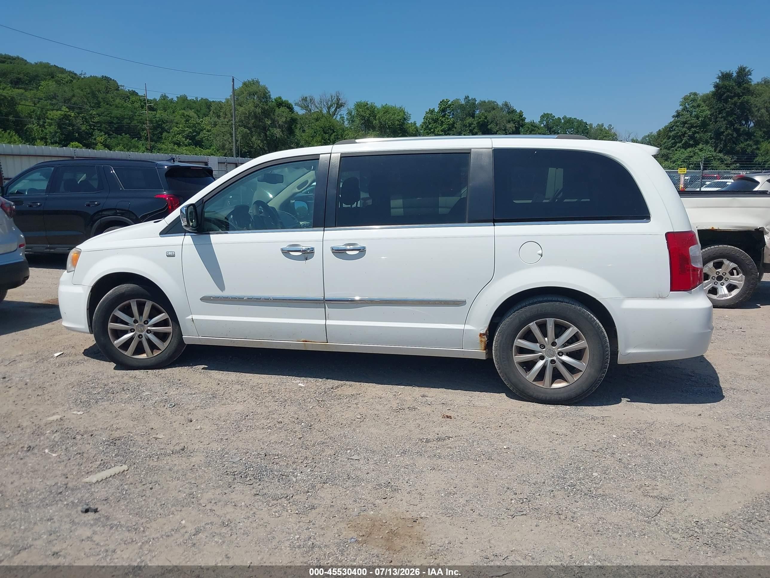 2014 Chrysler Town & Country Touring-l 30th Anniversary Белый vin: 2C4RC1CG1ER426791