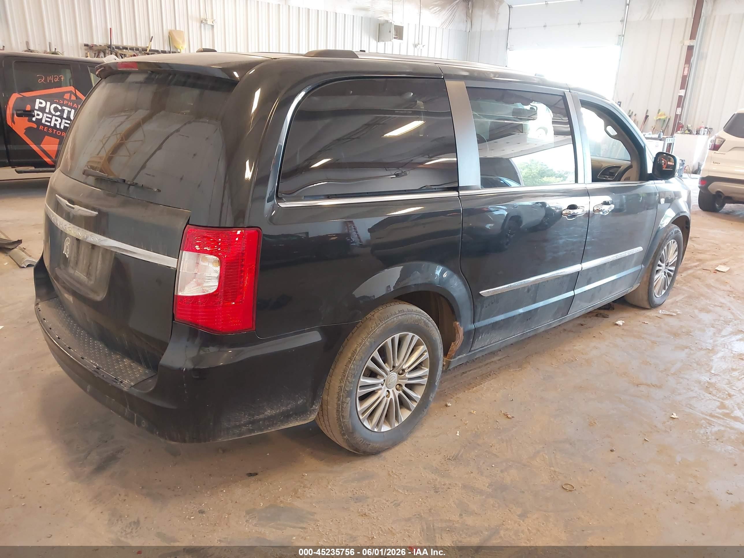 2014 Chrysler Town & Country Touring-l 30th Anniversary Black vin: 2C4RC1CG1ER470578