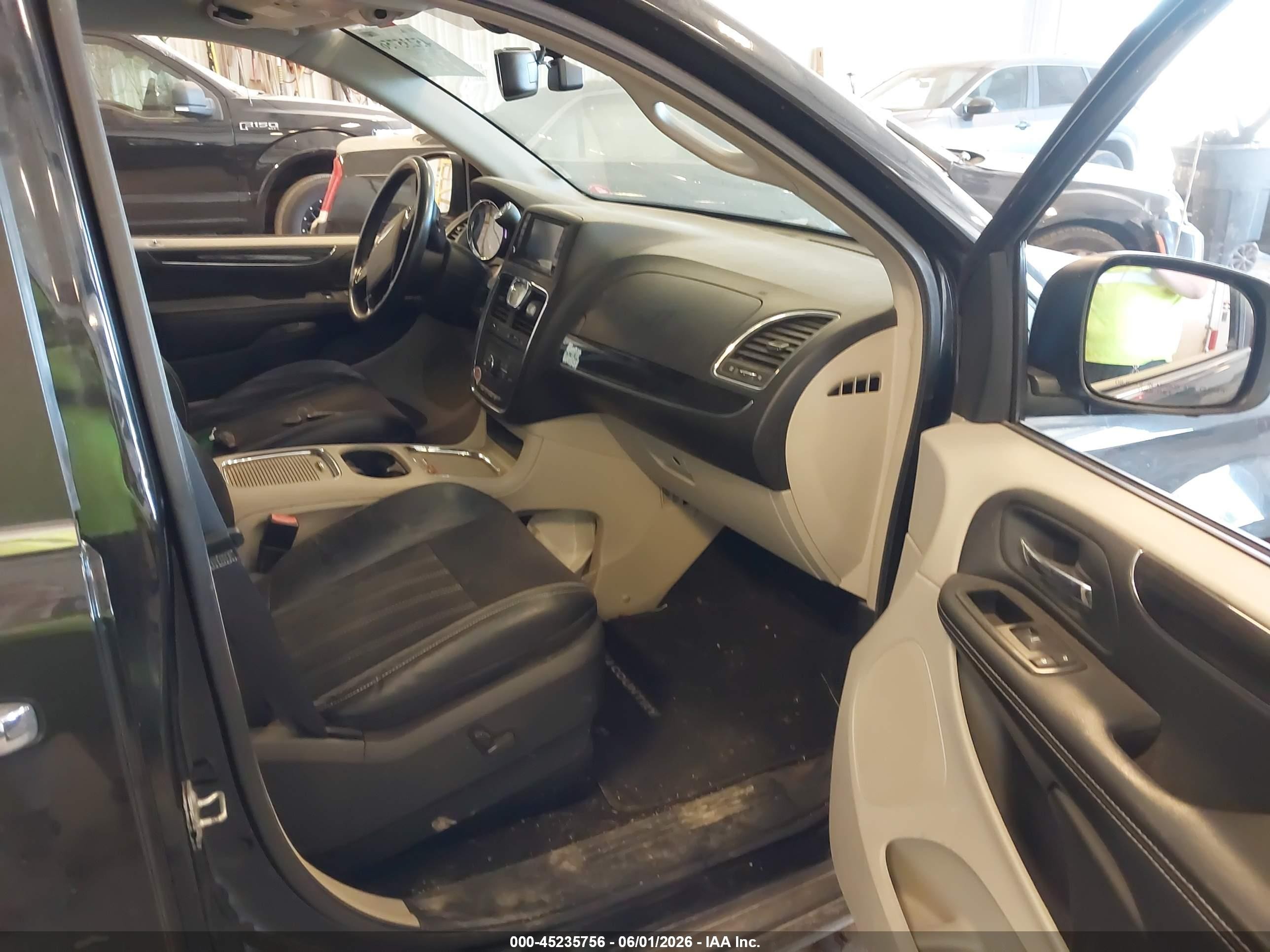 2014 Chrysler Town & Country Touring-l 30th Anniversary Black vin: 2C4RC1CG1ER470578