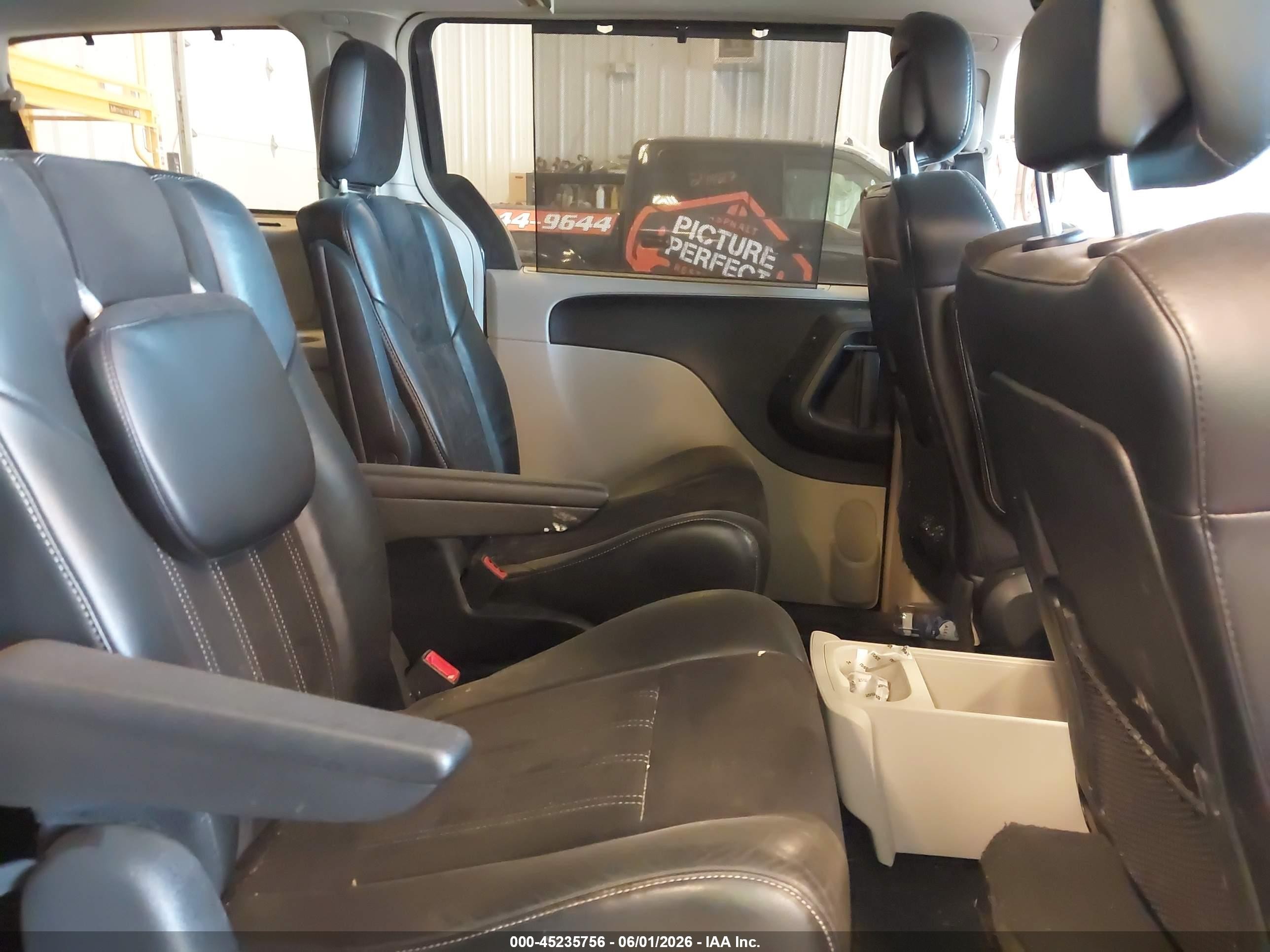 2014 Chrysler Town & Country Touring-l 30th Anniversary Black vin: 2C4RC1CG1ER470578
