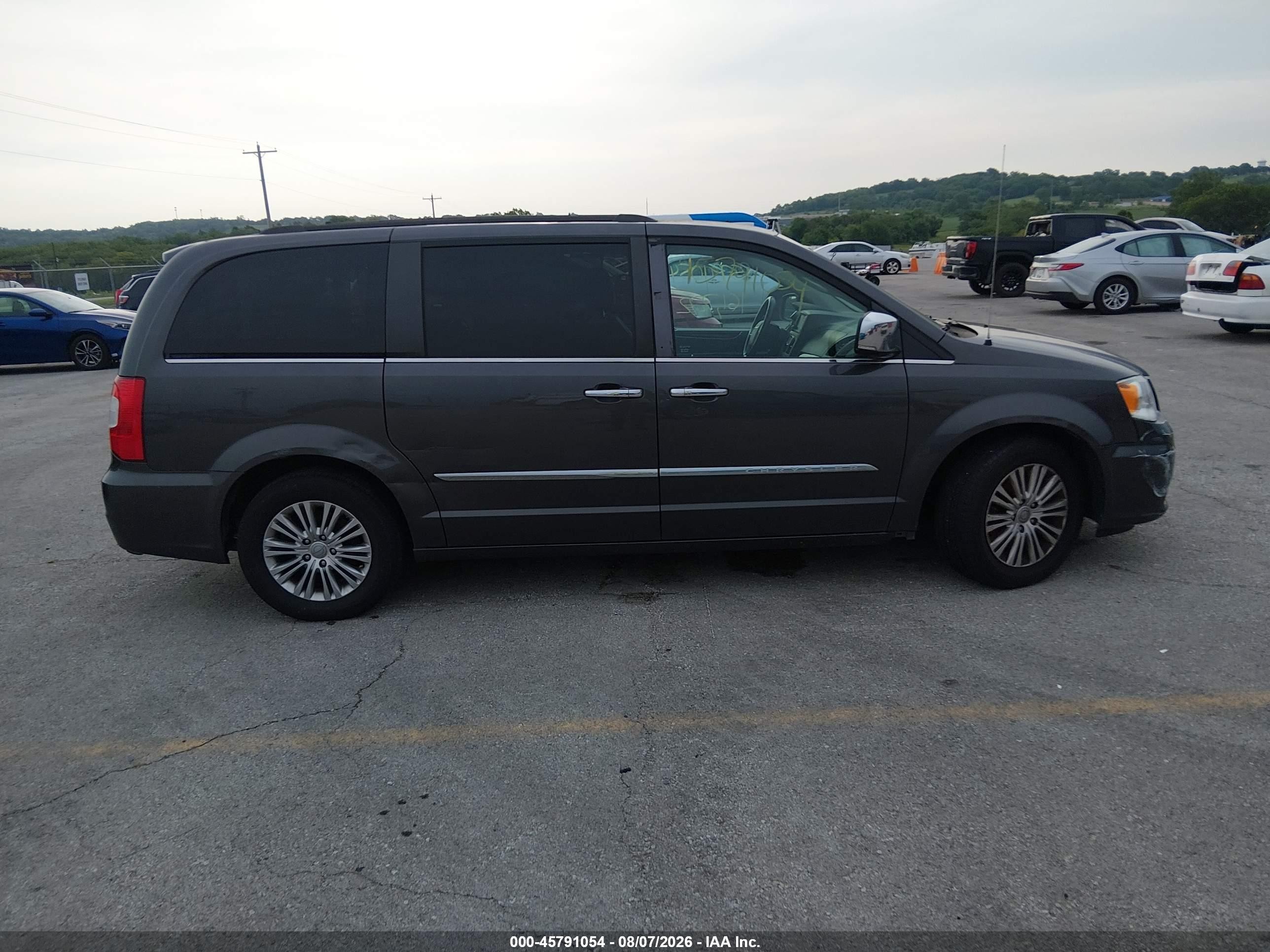 2015 Chrysler Town & Country Touring-l Gray vin: 2C4RC1CG1FR526147