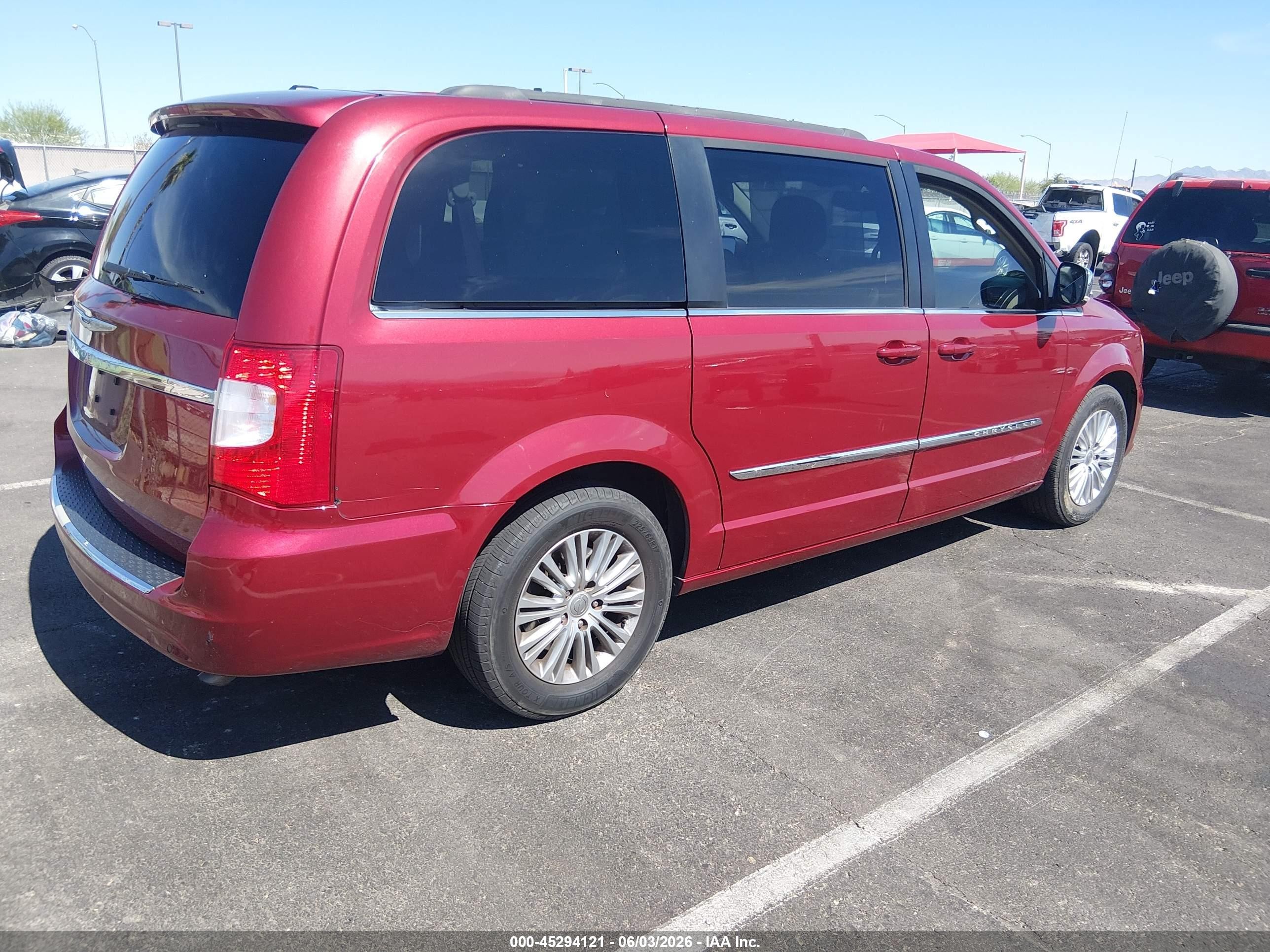 2015 Chrysler Town & Country Touring-l Красный vin: 2C4RC1CG1FR608931