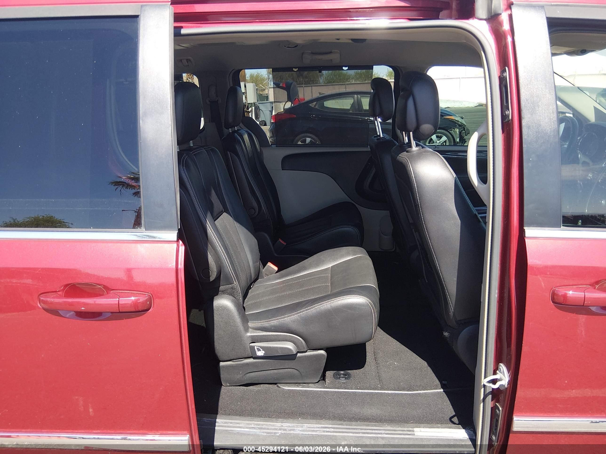 2015 Chrysler Town & Country Touring-l Красный vin: 2C4RC1CG1FR608931