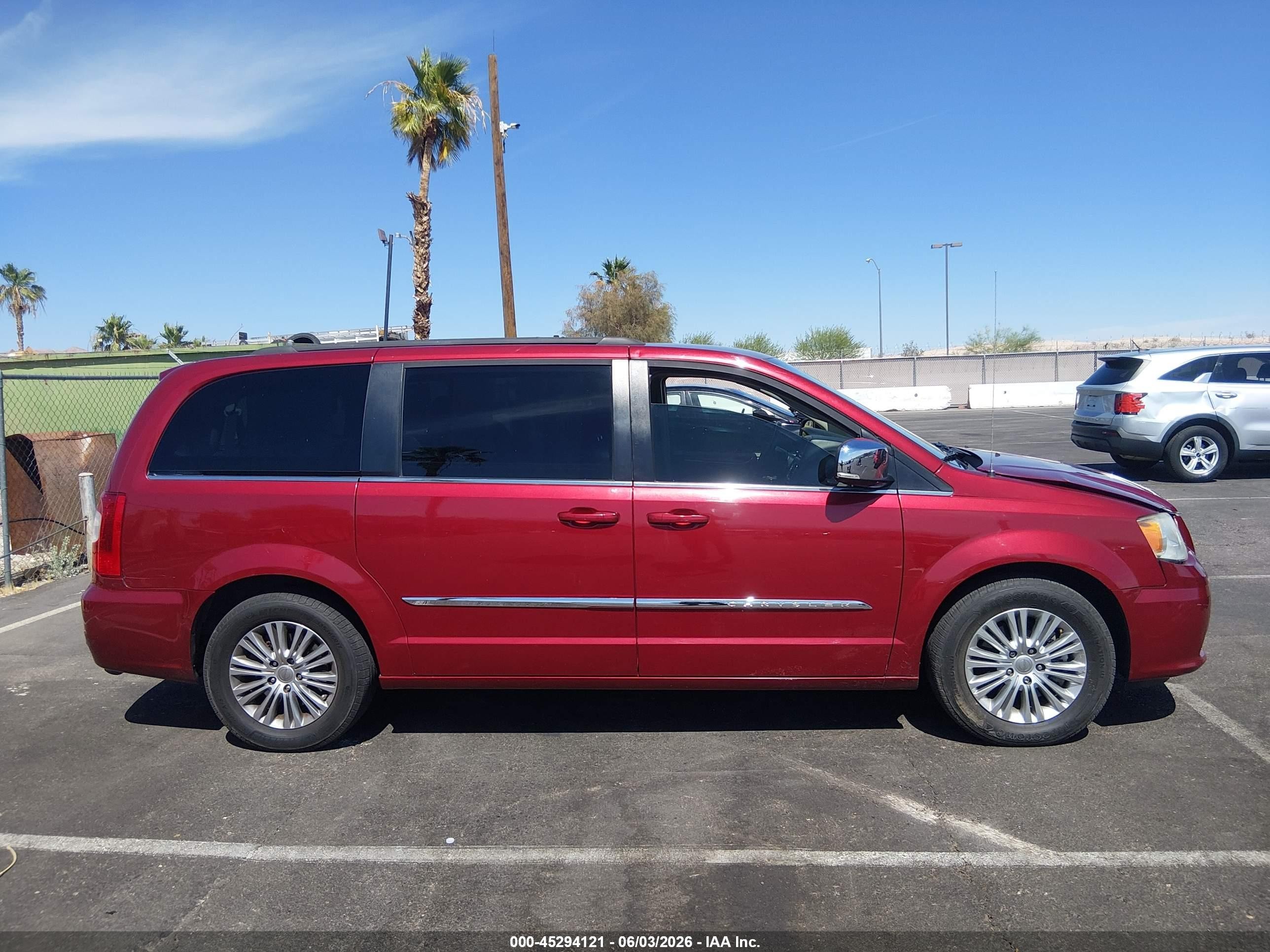 2015 Chrysler Town & Country Touring-l Красный vin: 2C4RC1CG1FR608931