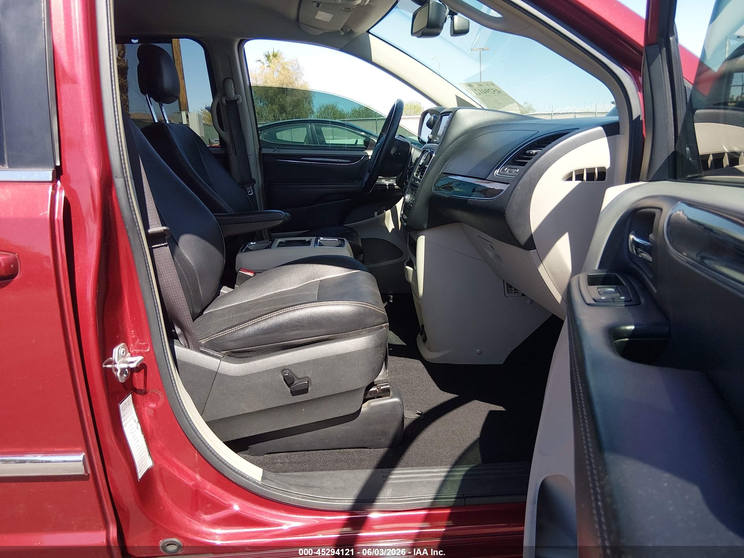 2015 Chrysler Town & Country Touring-l Красный vin: 2C4RC1CG1FR608931