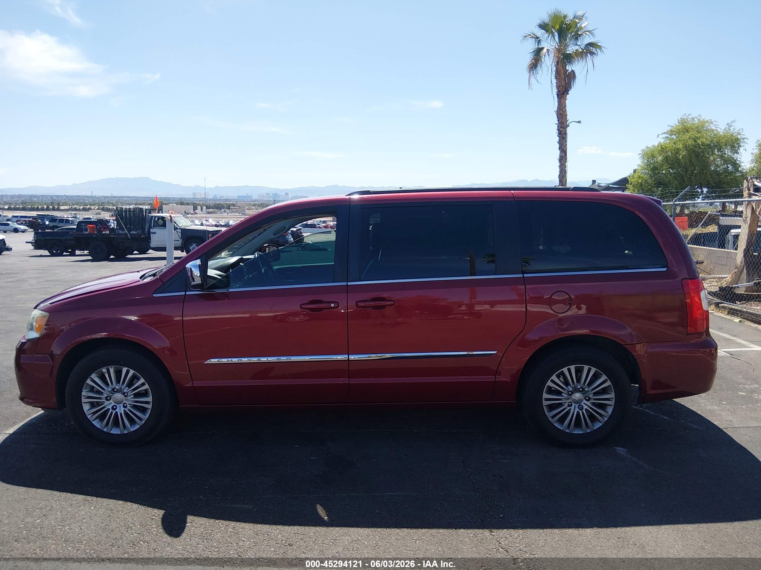 2015 Chrysler Town & Country Touring-l Красный vin: 2C4RC1CG1FR608931