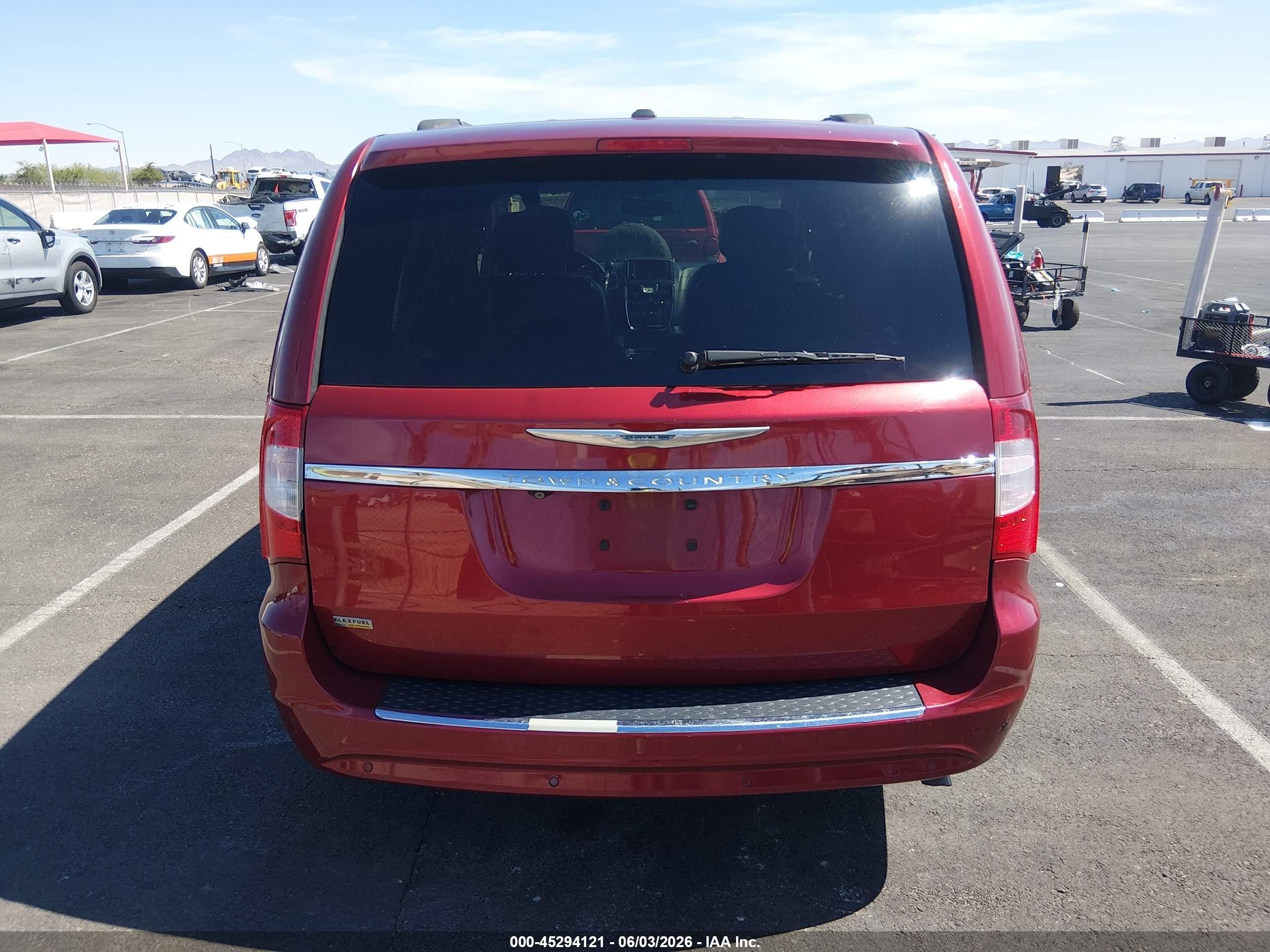 2015 Chrysler Town & Country Touring-l Красный vin: 2C4RC1CG1FR608931