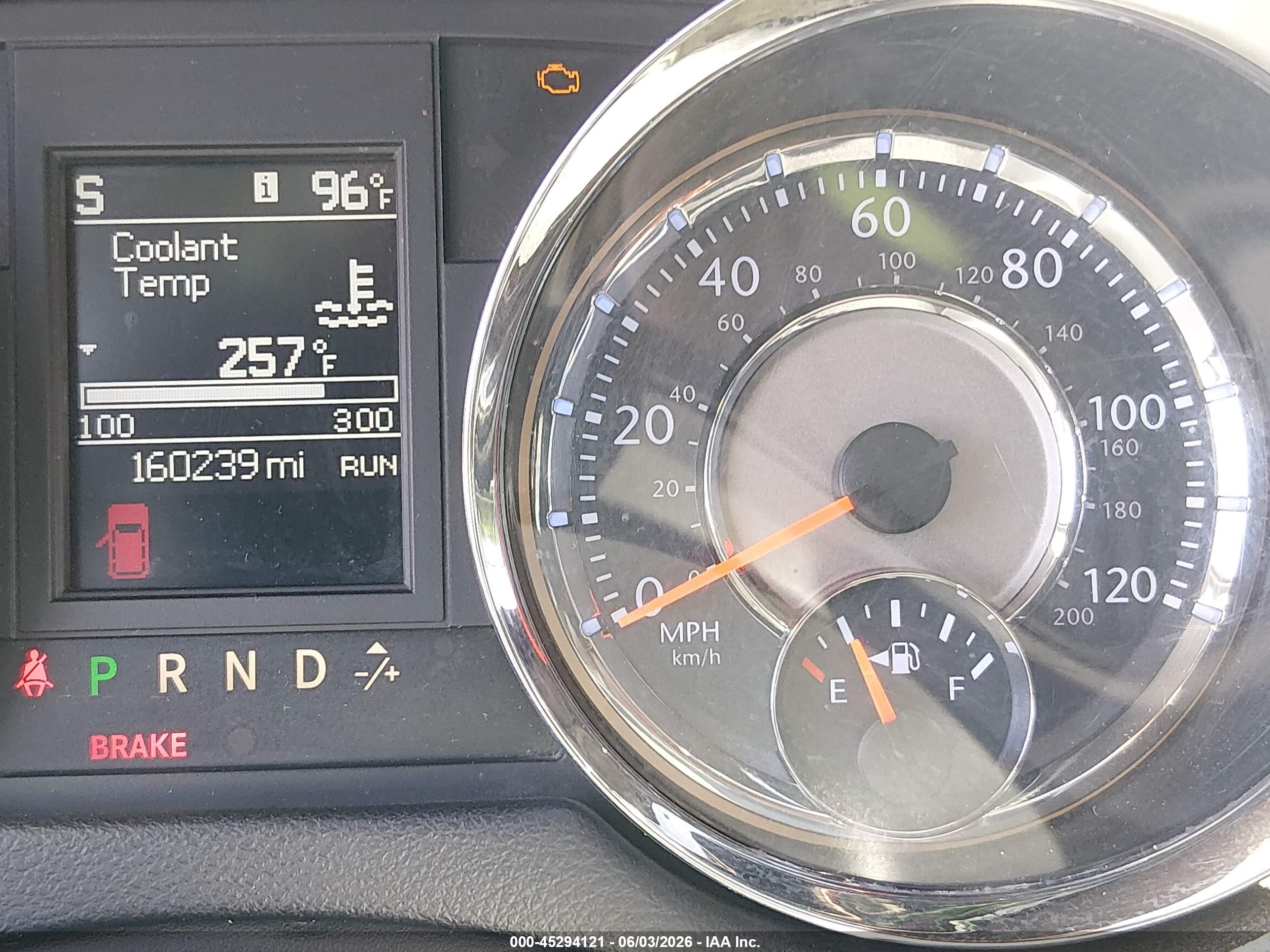 2015 Chrysler Town & Country Touring-l Красный vin: 2C4RC1CG1FR608931