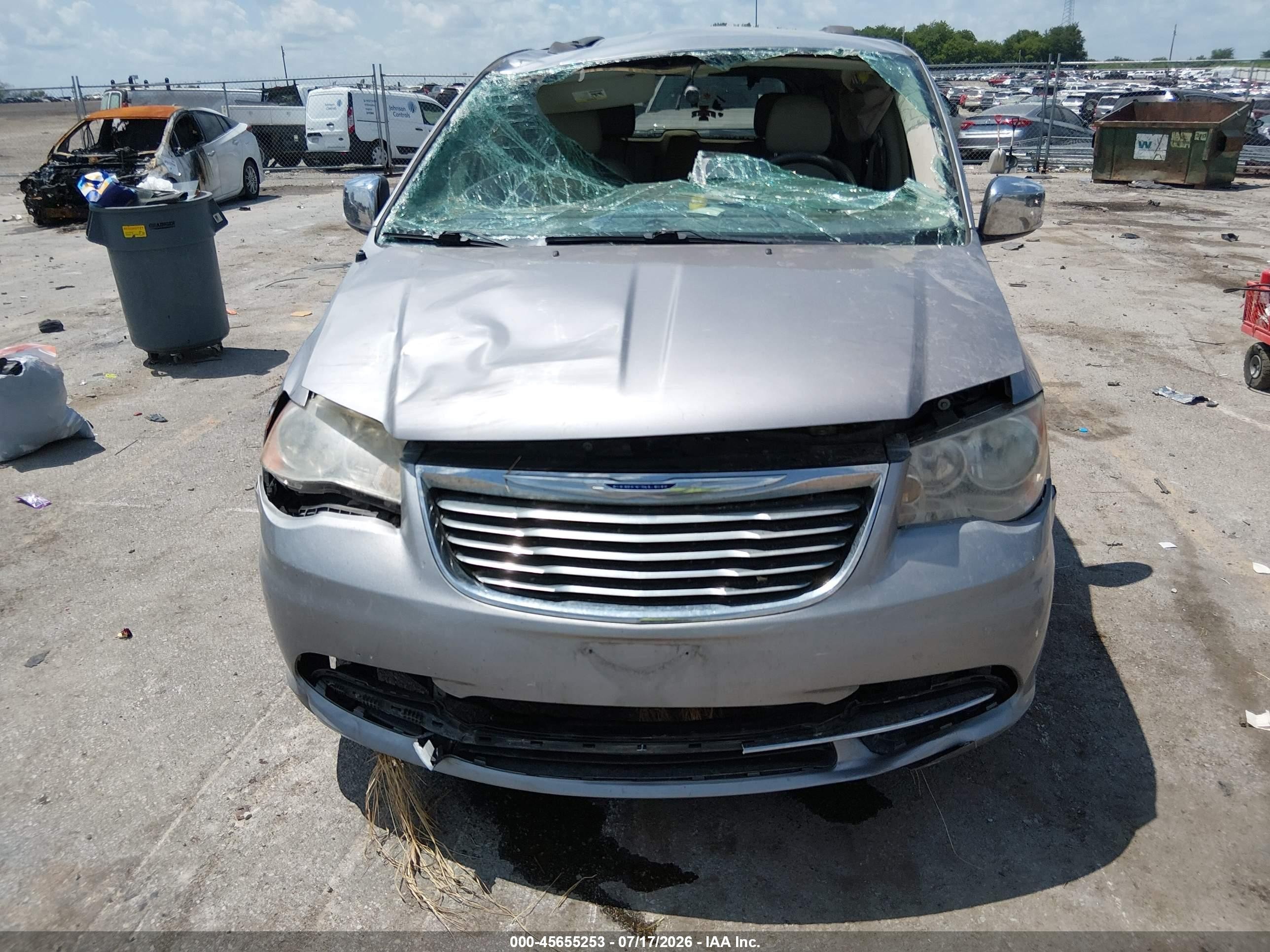 2015 Chrysler Town & Country Touring-l Silver vin: 2C4RC1CG1FR638723