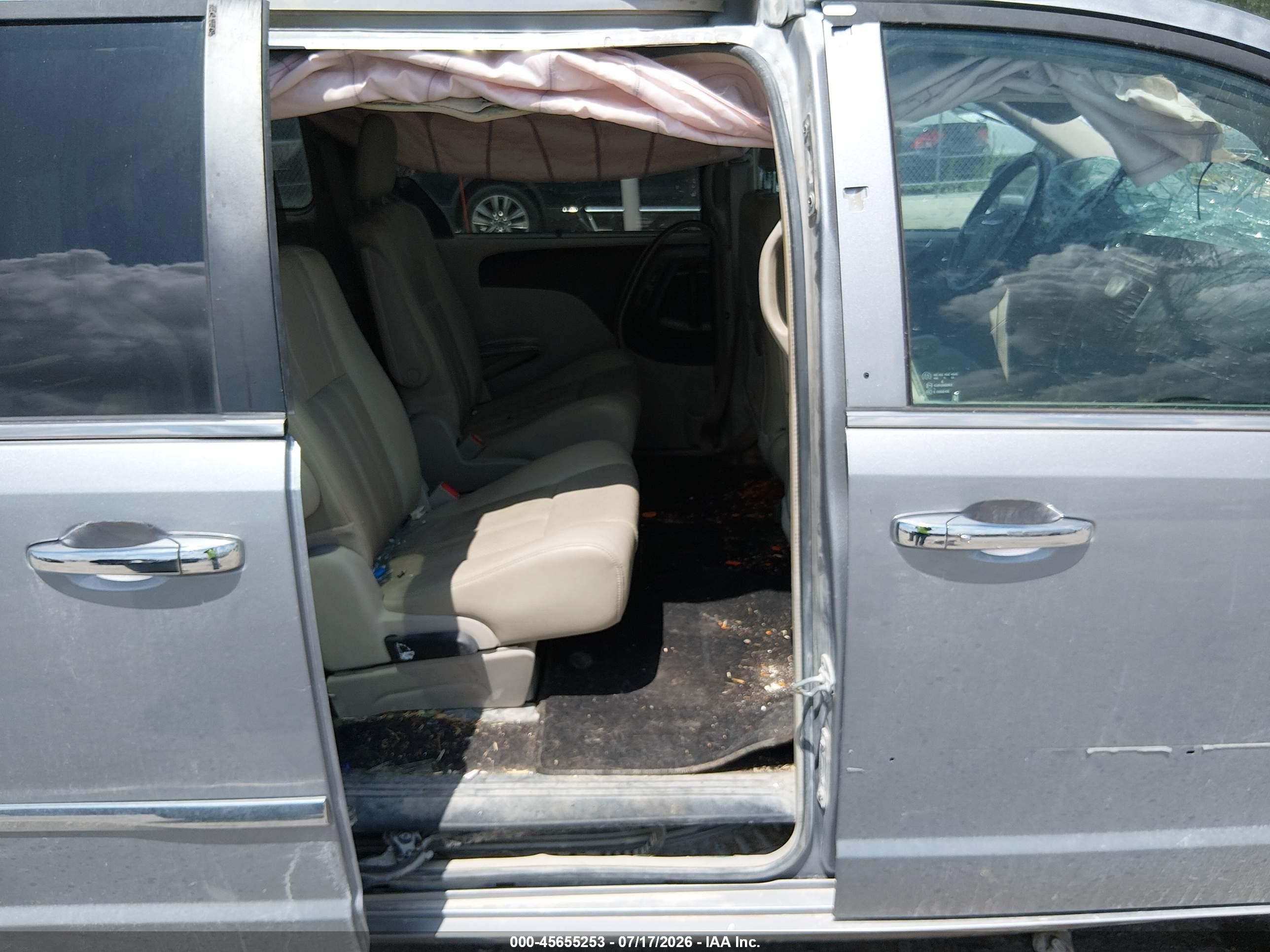 2015 Chrysler Town & Country Touring-l Silver vin: 2C4RC1CG1FR638723