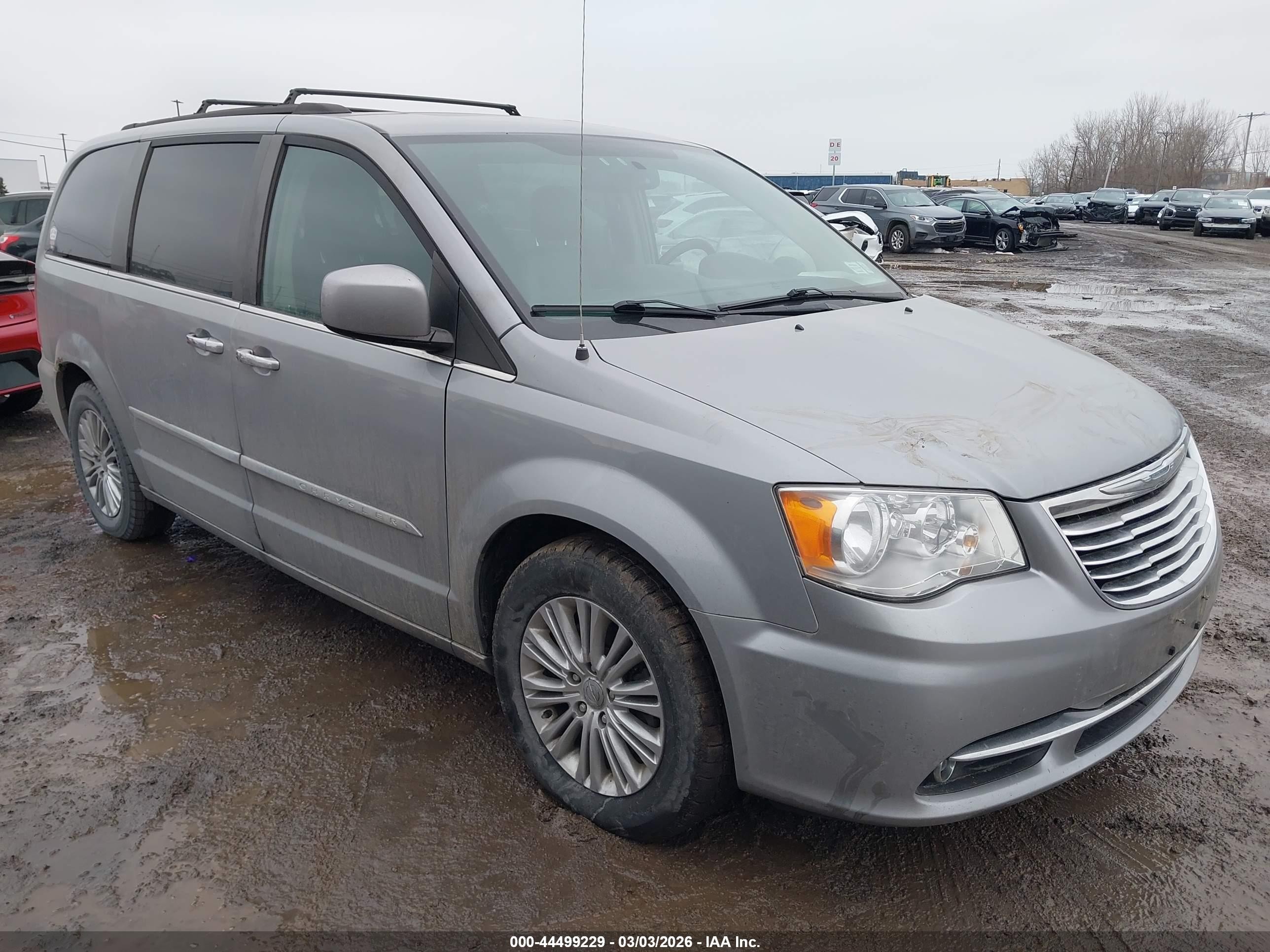 2015 Chrysler Town & Country Touring-l Silver vin: 2C4RC1CG1FR661211