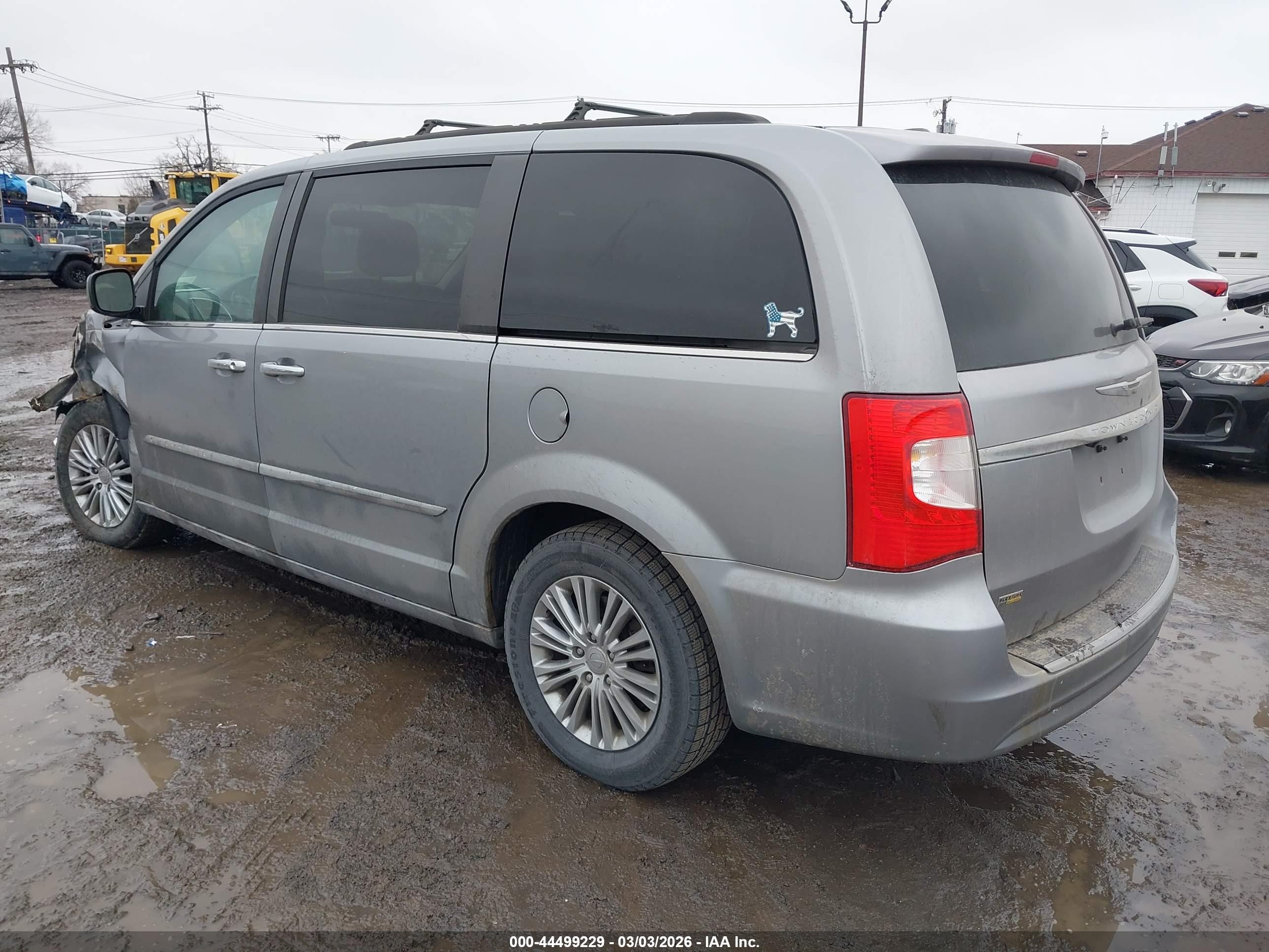 2015 Chrysler Town & Country Touring-l Silver vin: 2C4RC1CG1FR661211