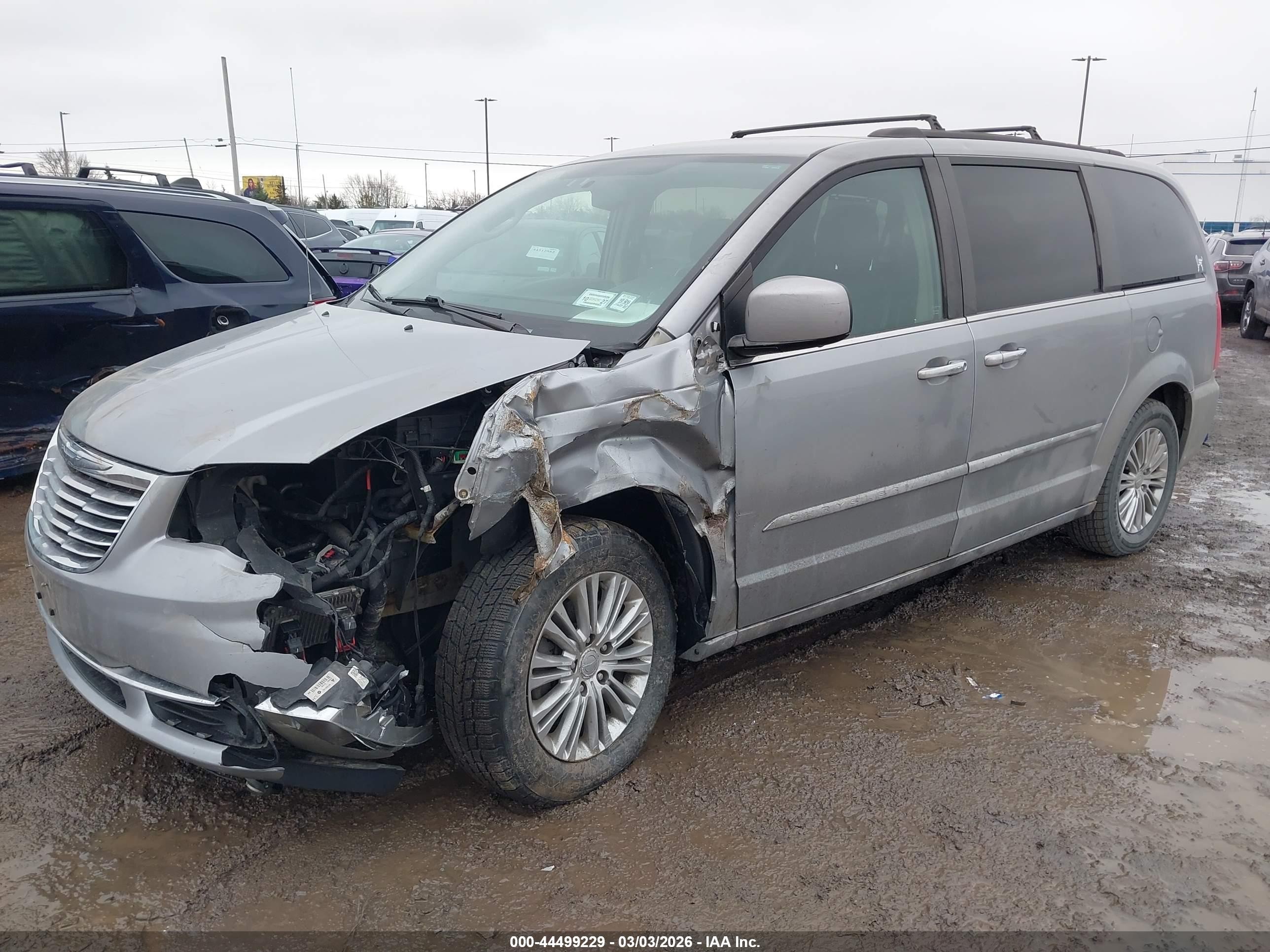 2015 Chrysler Town & Country Touring-l Silver vin: 2C4RC1CG1FR661211