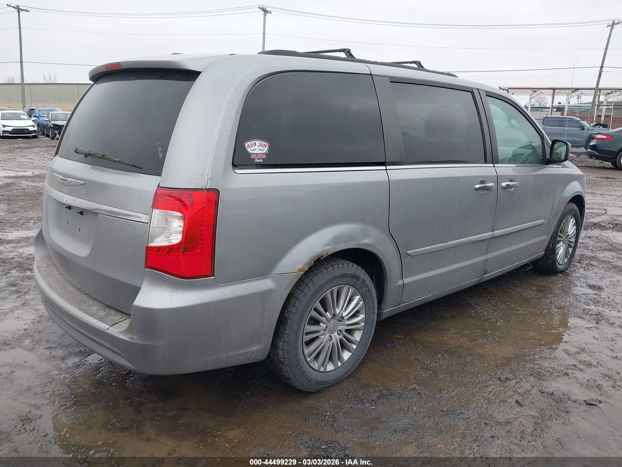2015 Chrysler Town & Country Touring-l Silver vin: 2C4RC1CG1FR661211