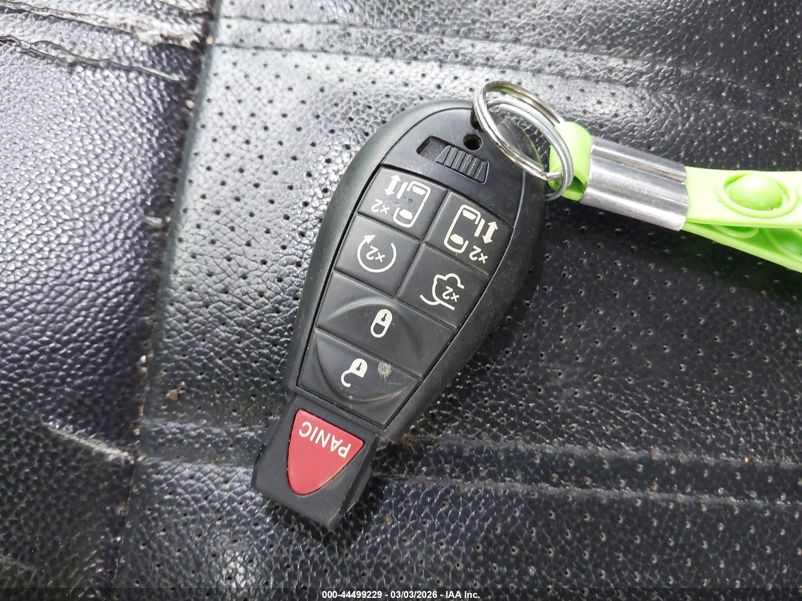 2015 Chrysler Town & Country Touring-l Silver vin: 2C4RC1CG1FR661211