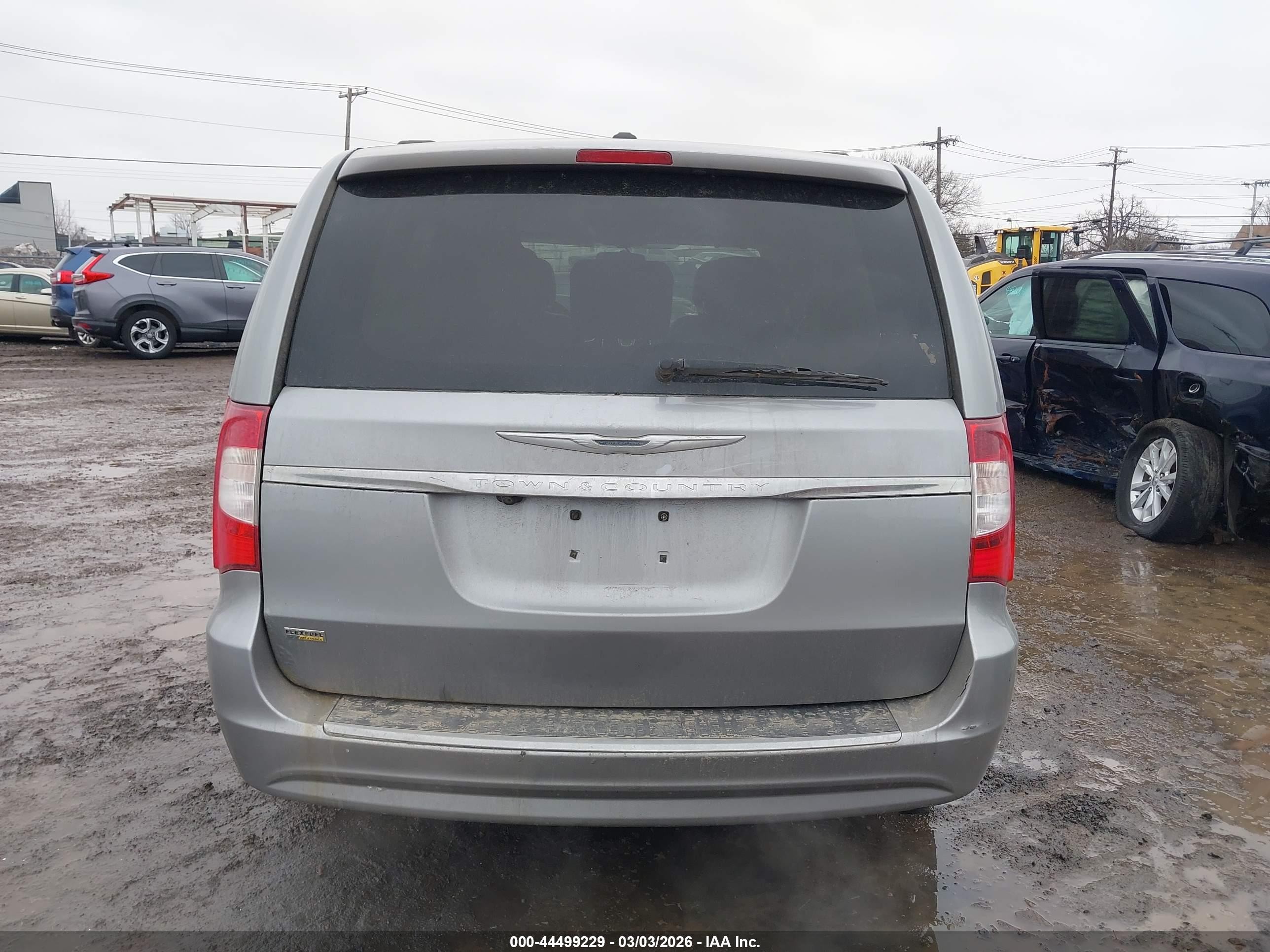 2015 Chrysler Town & Country Touring-l Silver vin: 2C4RC1CG1FR661211