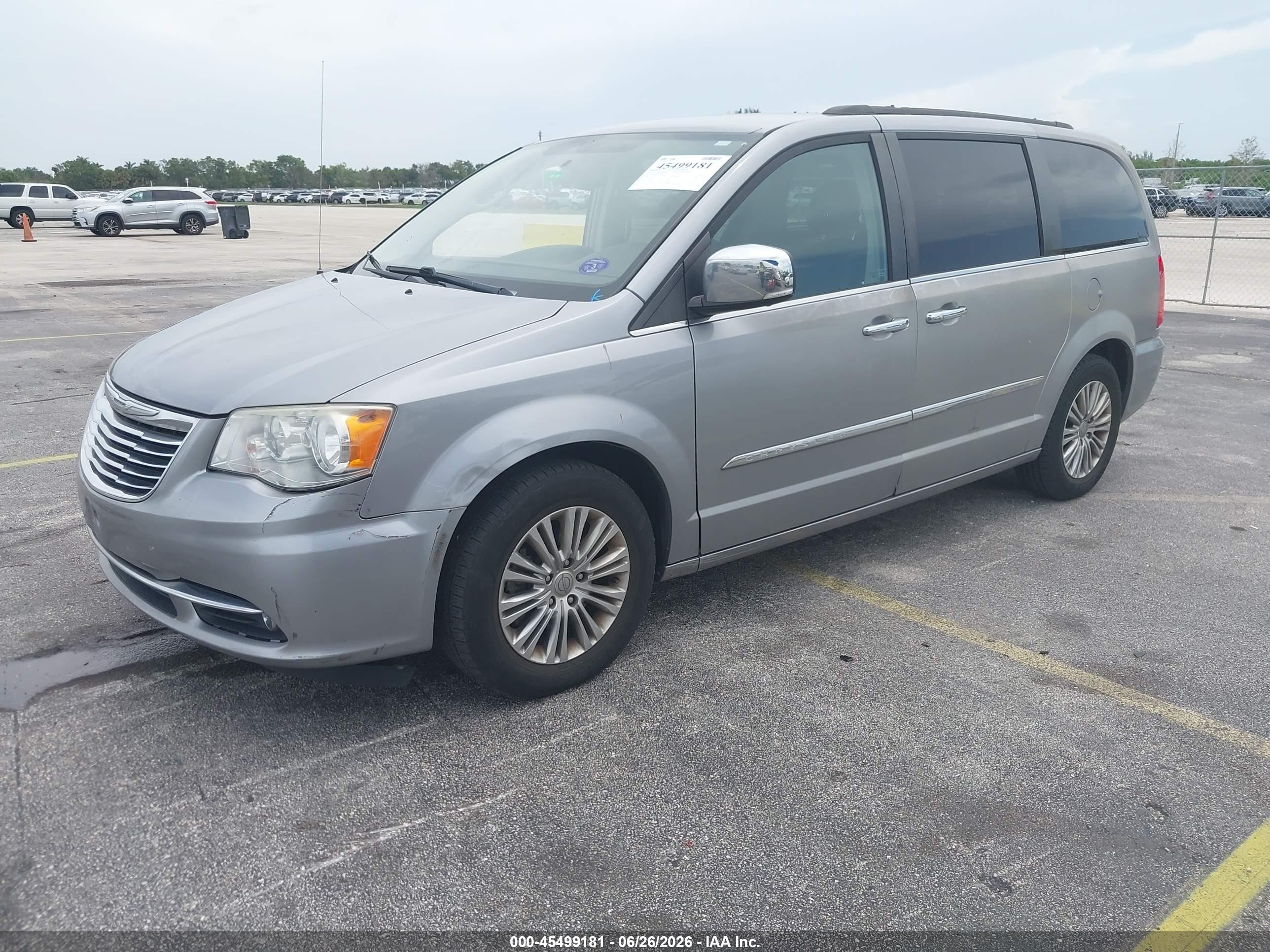 2015 Chrysler Town & Country Touring-l Silver vin: 2C4RC1CG1FR673620