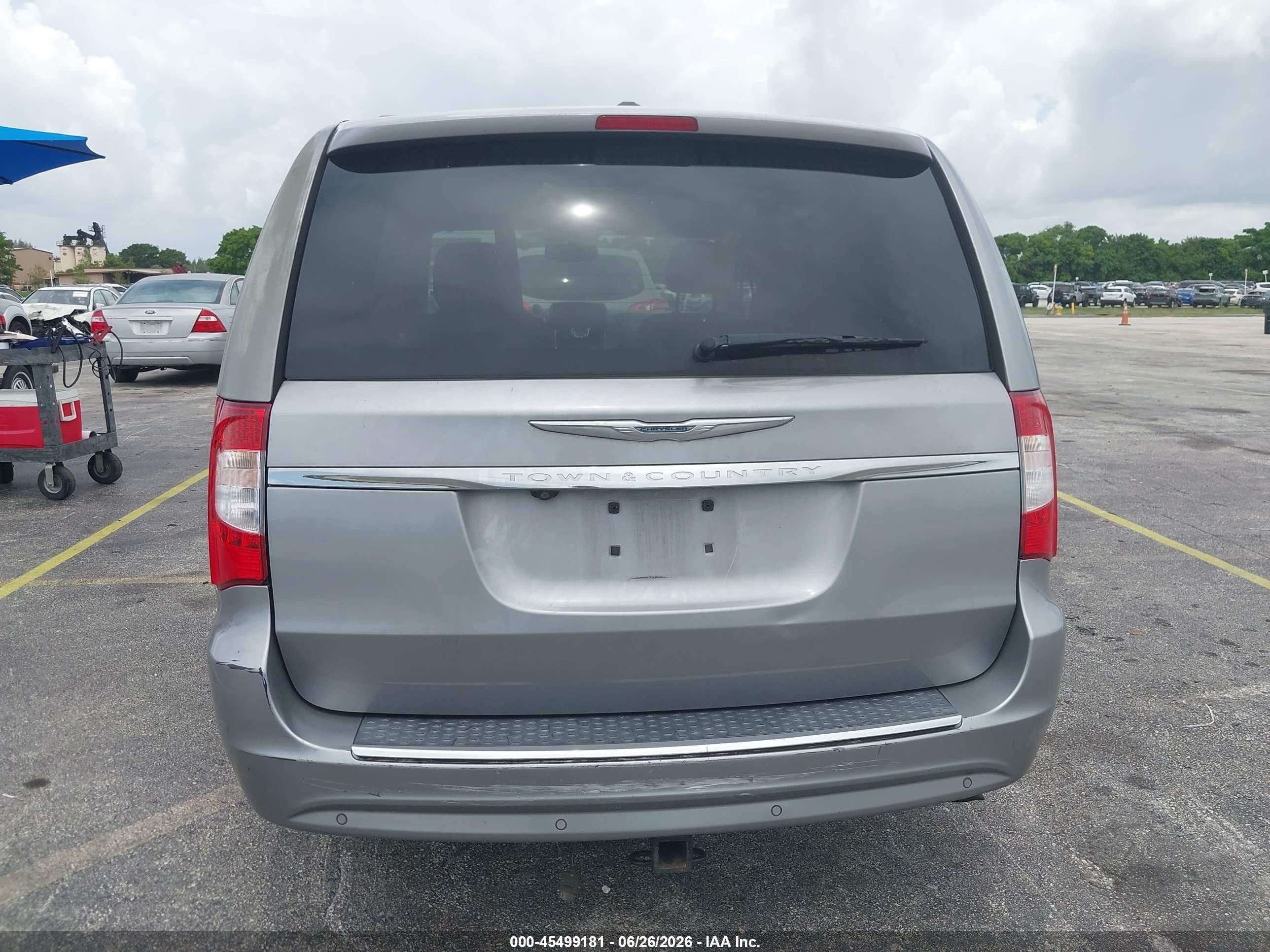 2015 Chrysler Town & Country Touring-l Silver vin: 2C4RC1CG1FR673620