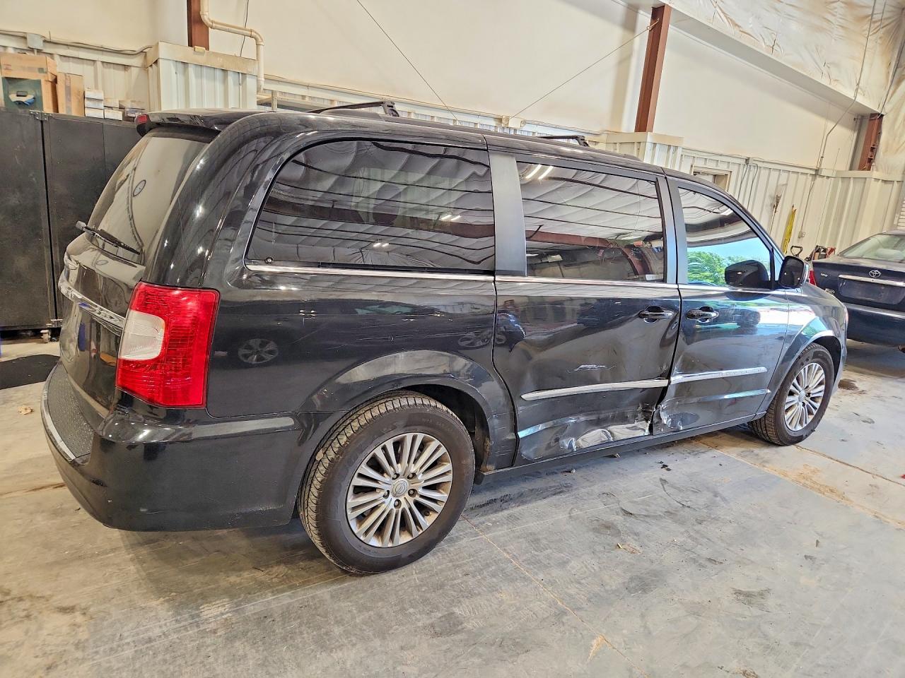2015 Chrysler Town & Country Touring L Black vin: 2C4RC1CG1FR707880