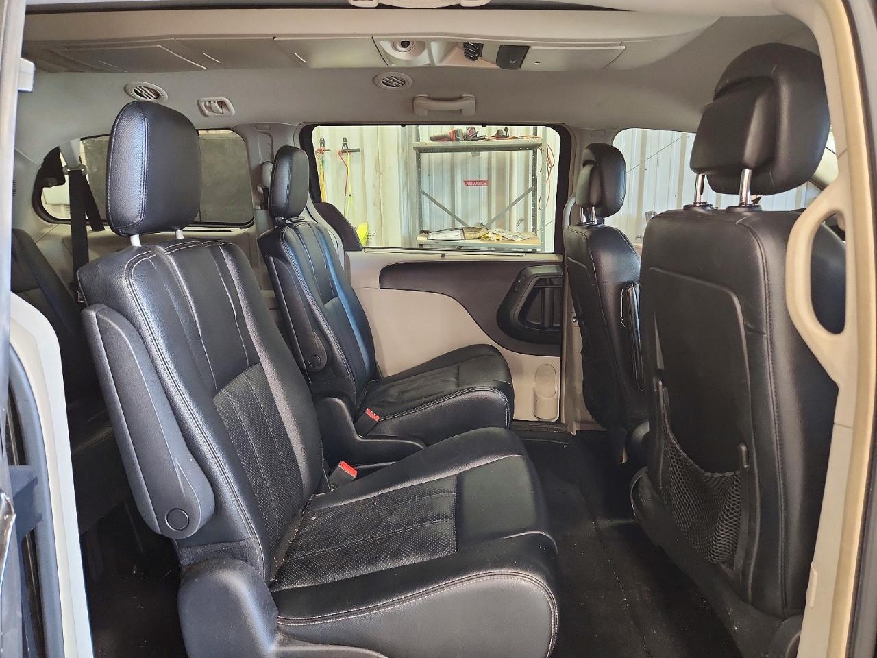 2015 Chrysler Town & Country Touring L Black vin: 2C4RC1CG1FR707880