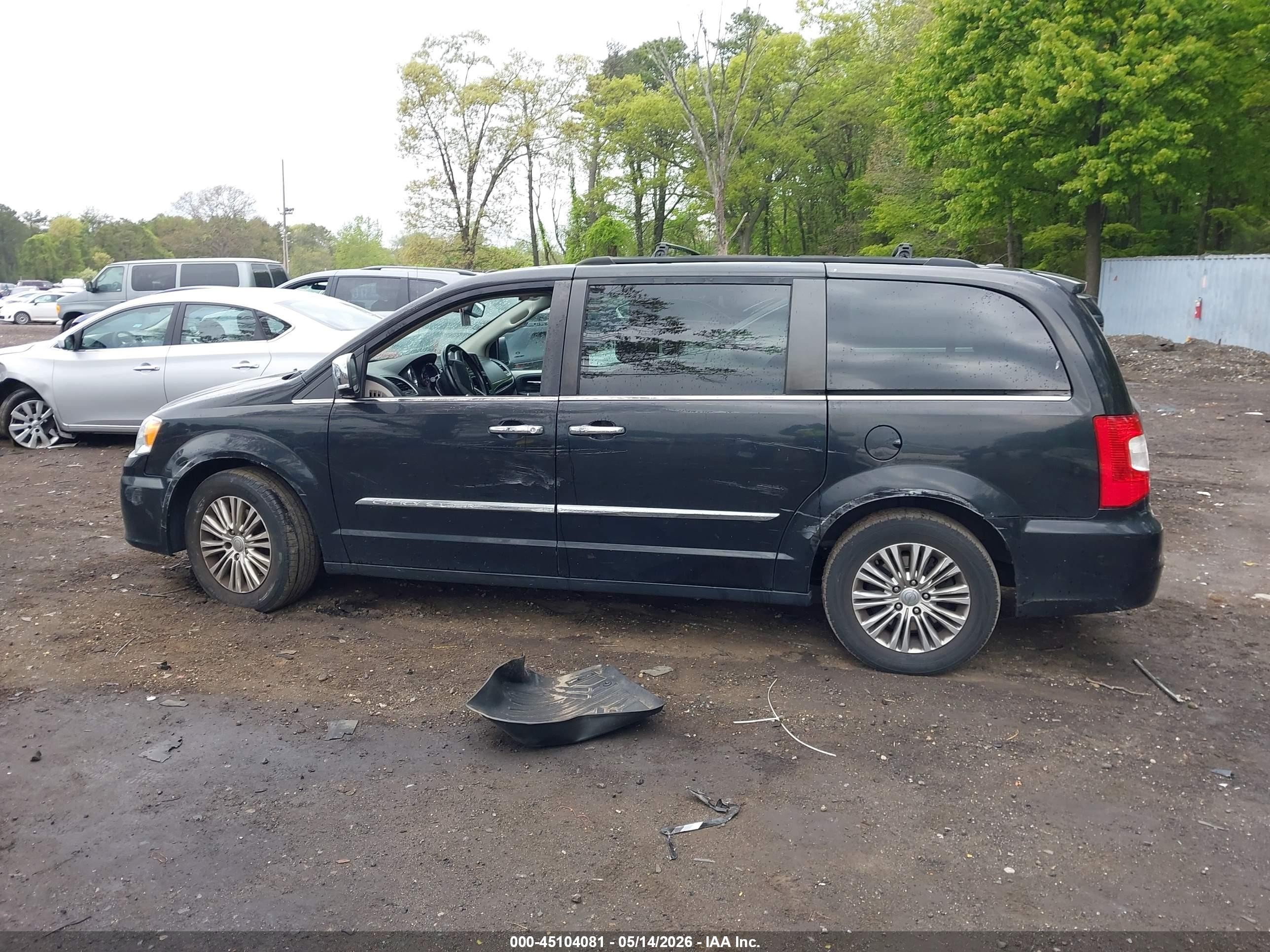 2015 Chrysler Town & Country Touring-l Black vin: 2C4RC1CG1FR731483