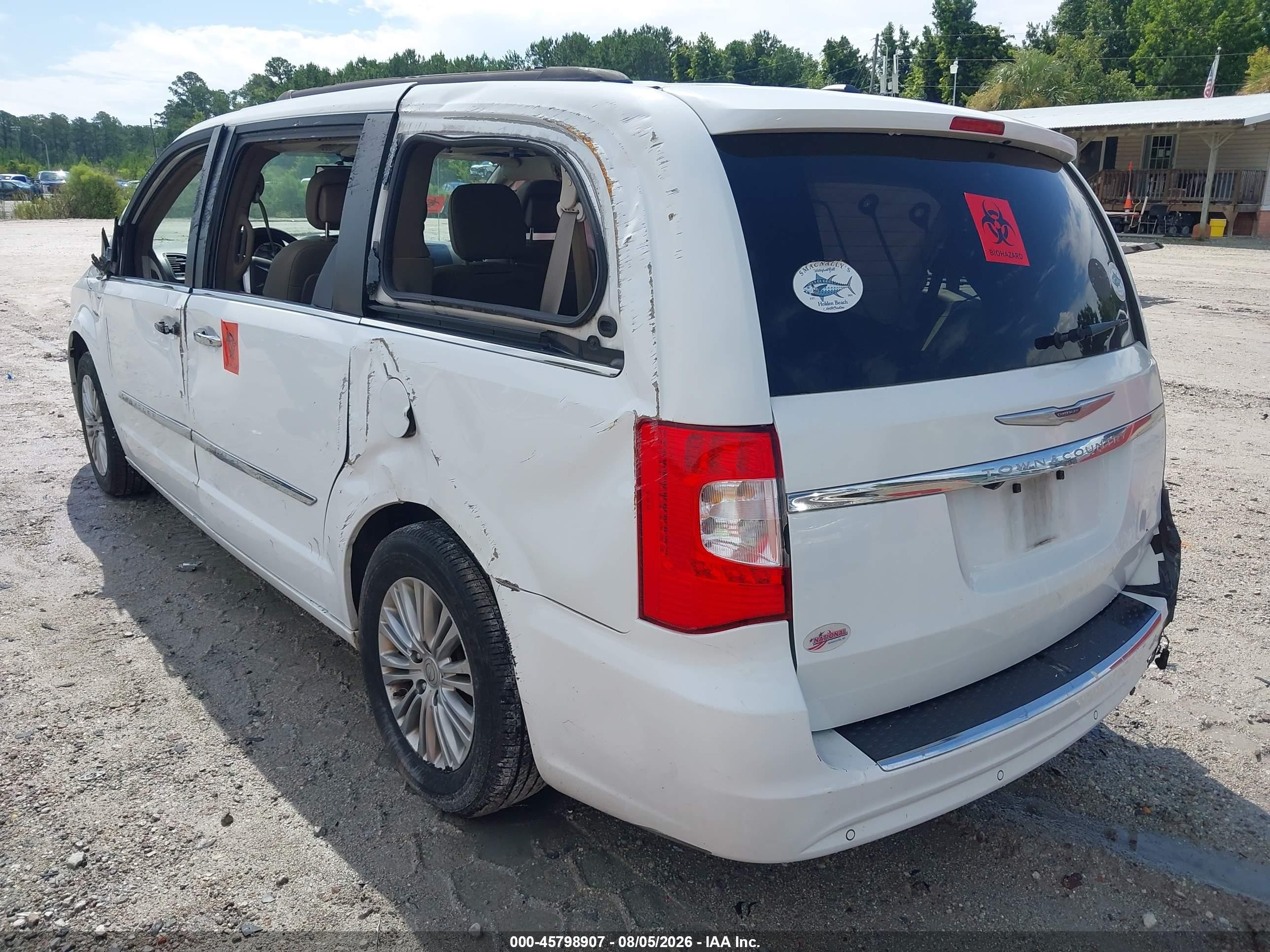 2016 Chrysler Town & Country Touring-l Anniversary Edition White vin: 2C4RC1CG1GR223421
