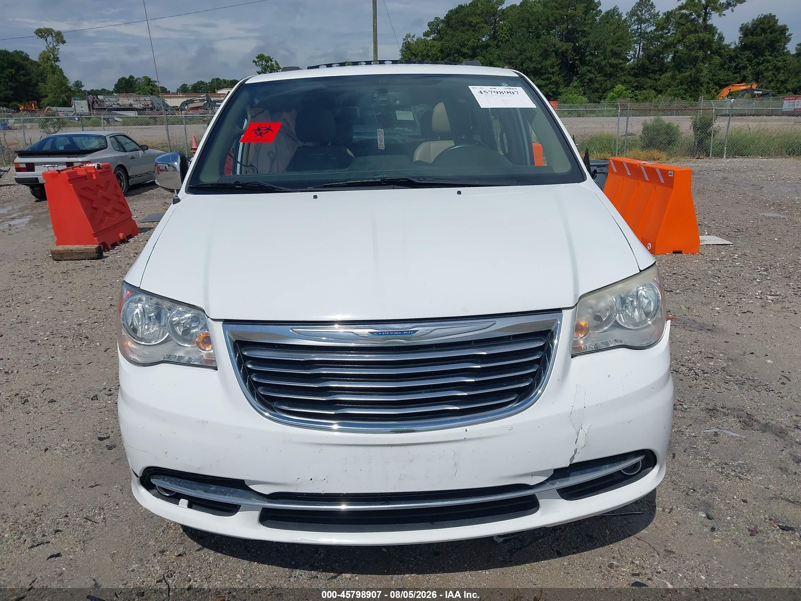 2016 Chrysler Town & Country Touring-l Anniversary Edition White vin: 2C4RC1CG1GR223421