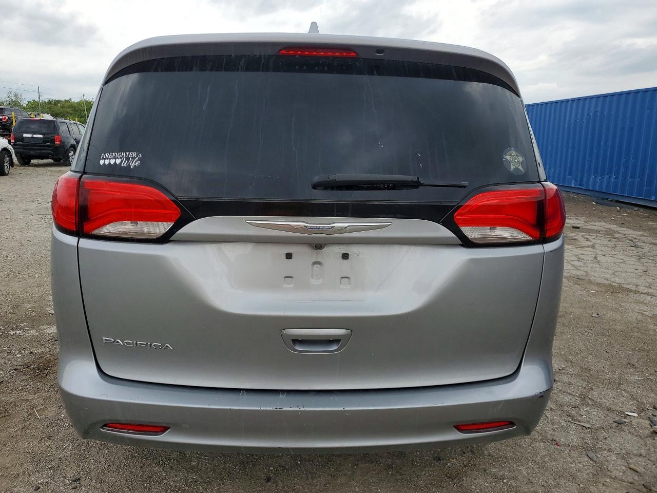 2017 Chrysler Pacifica Lx Silver vin: 2C4RC1CG1HR723600