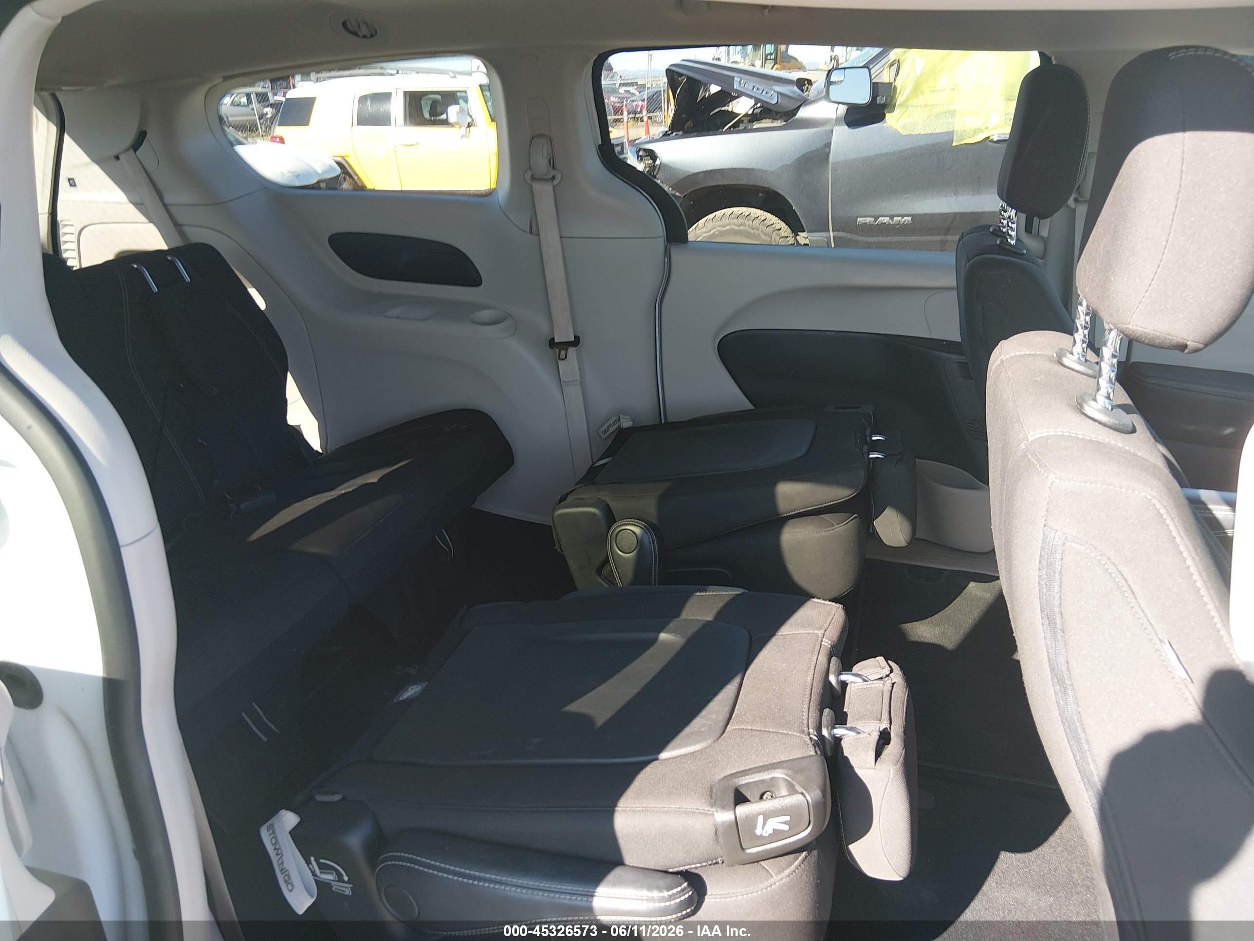 2023 Chrysler Voyager Lx White vin: 2C4RC1CG1PR577830