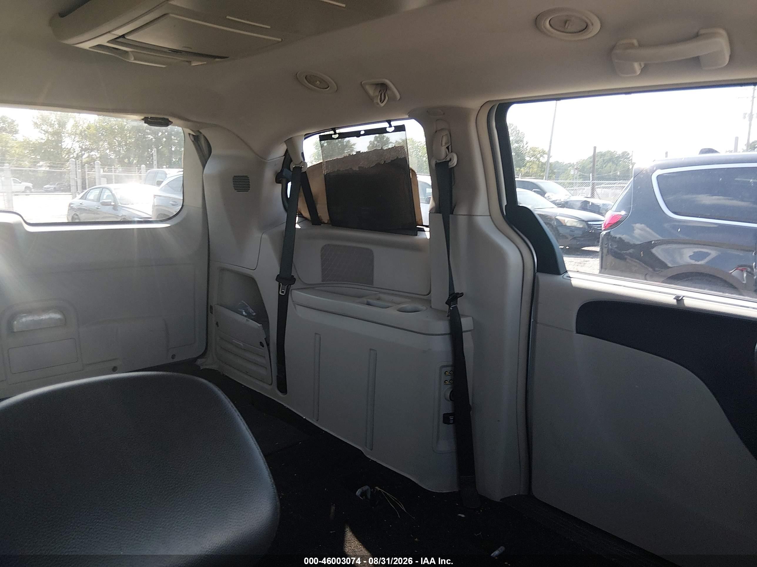 2012 Chrysler Town & Country Touring-l Silver vin: 2C4RC1CG2CR124388