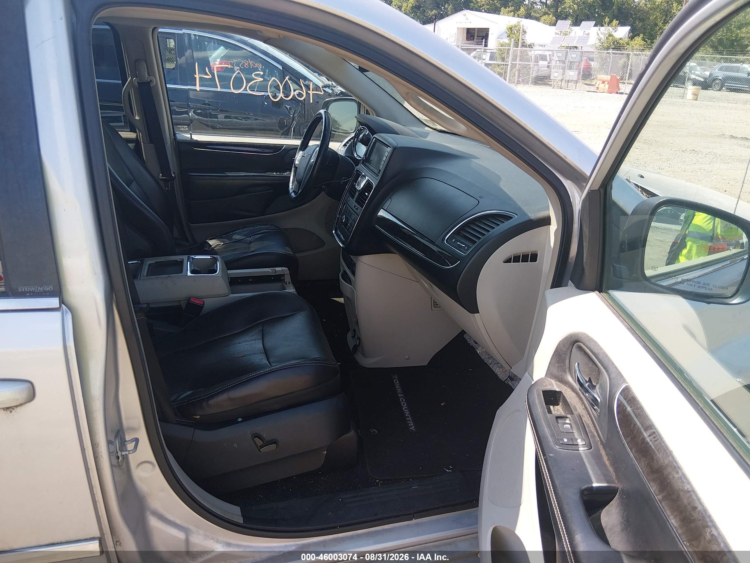 2012 Chrysler Town & Country Touring-l Silver vin: 2C4RC1CG2CR124388