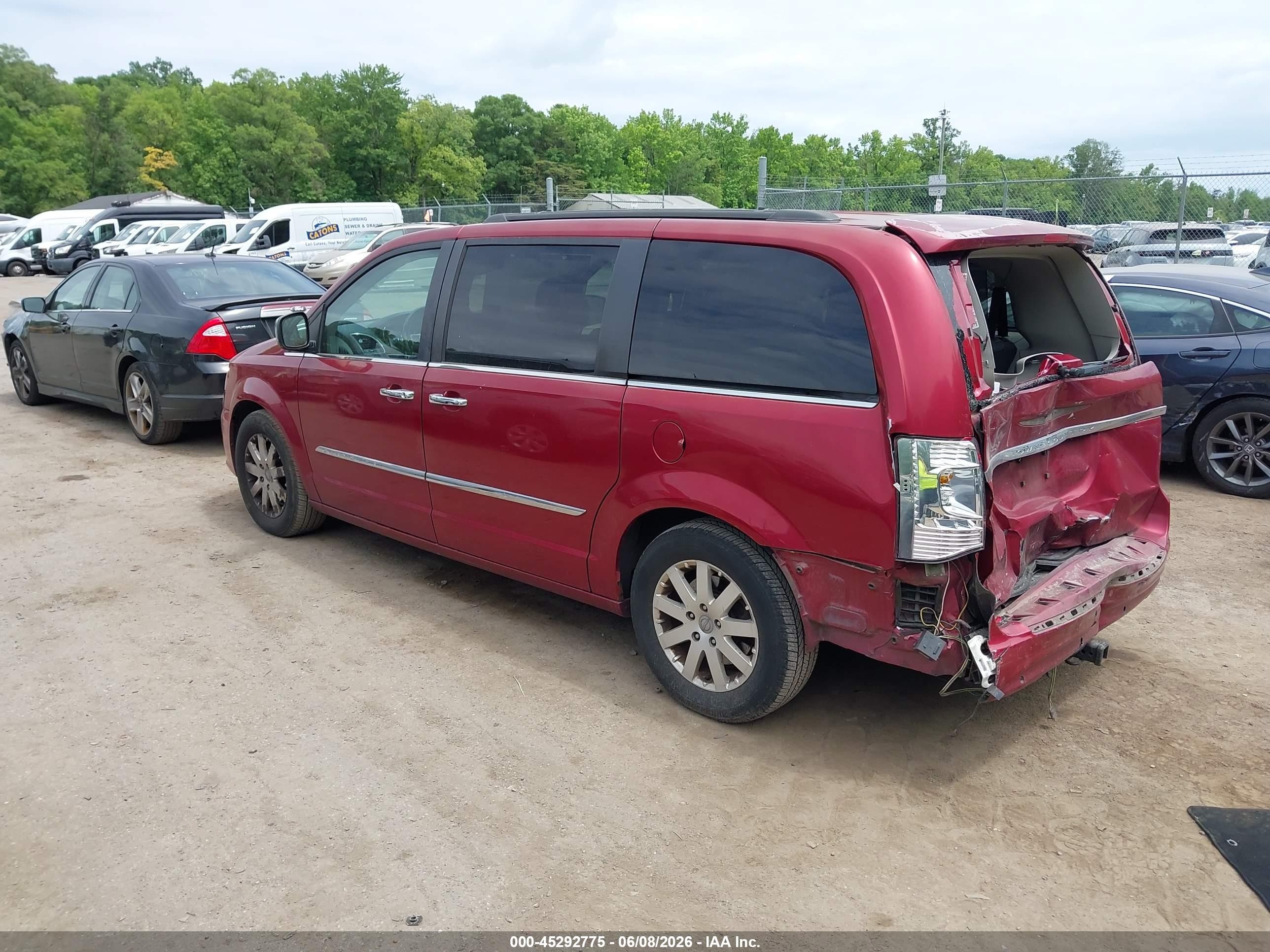 2012 Chrysler Town & Country Touring-l Red vin: 2C4RC1CG2CR270029