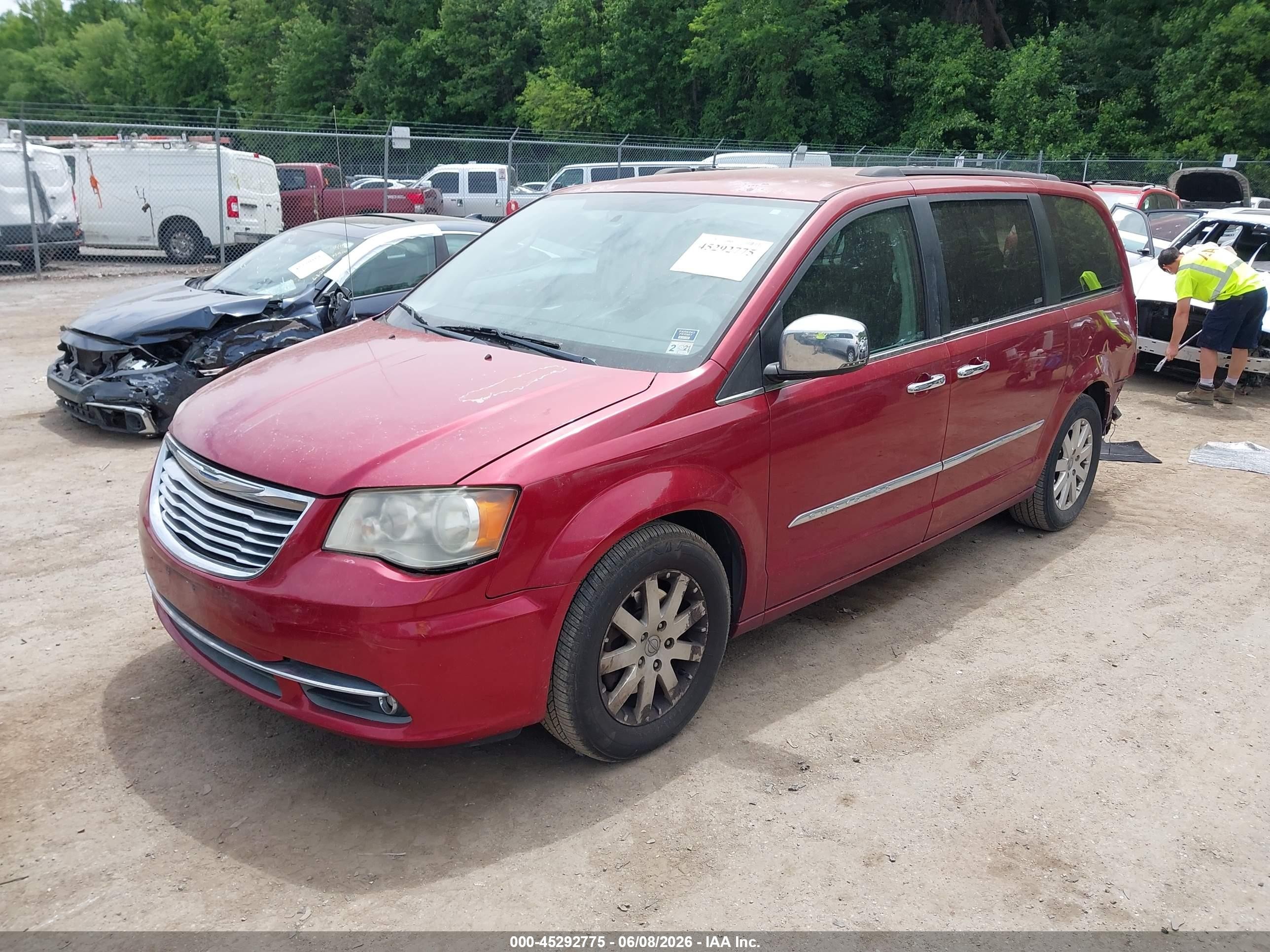 2012 Chrysler Town & Country Touring-l Red vin: 2C4RC1CG2CR270029