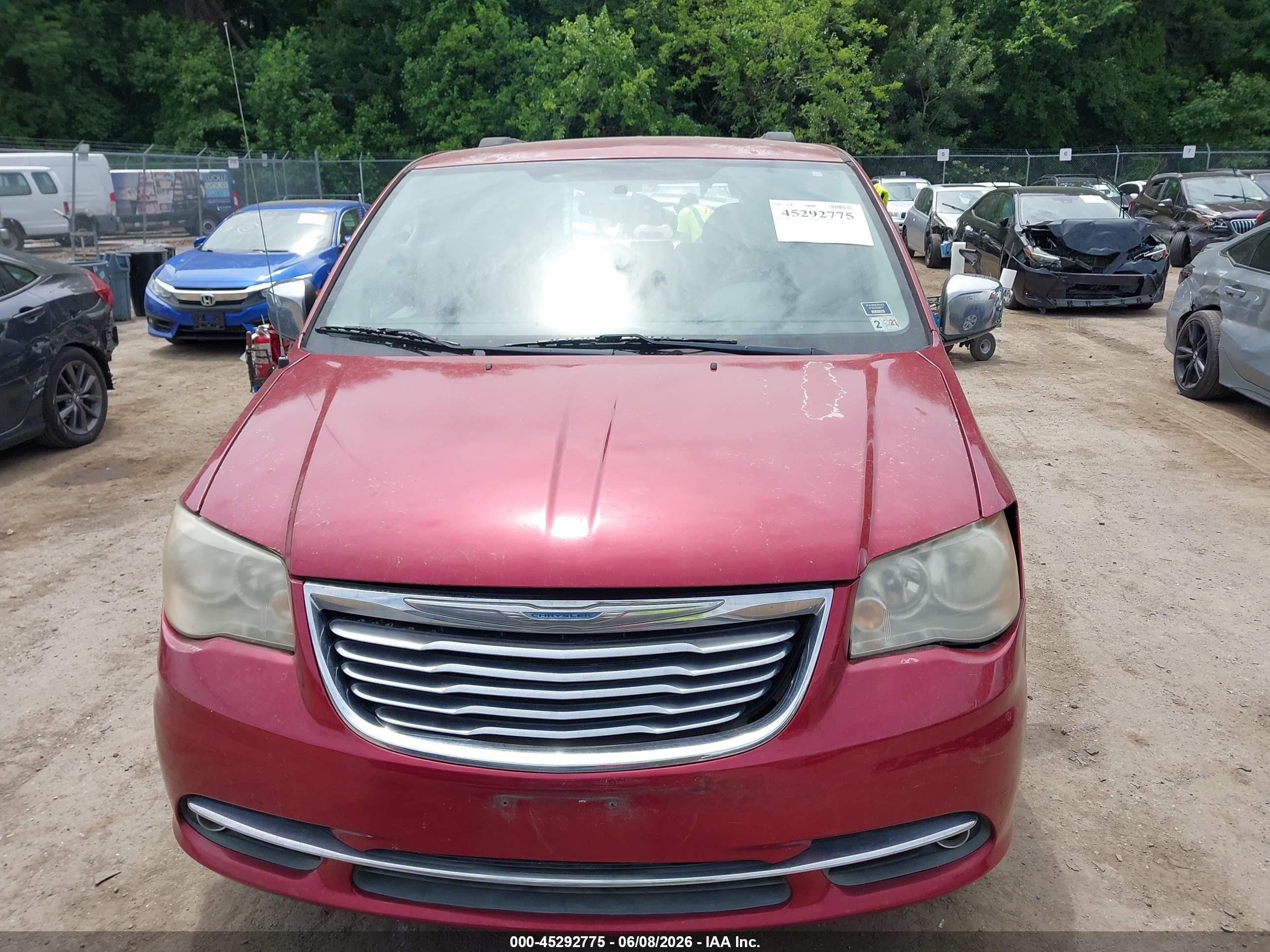 2012 Chrysler Town & Country Touring-l Red vin: 2C4RC1CG2CR270029