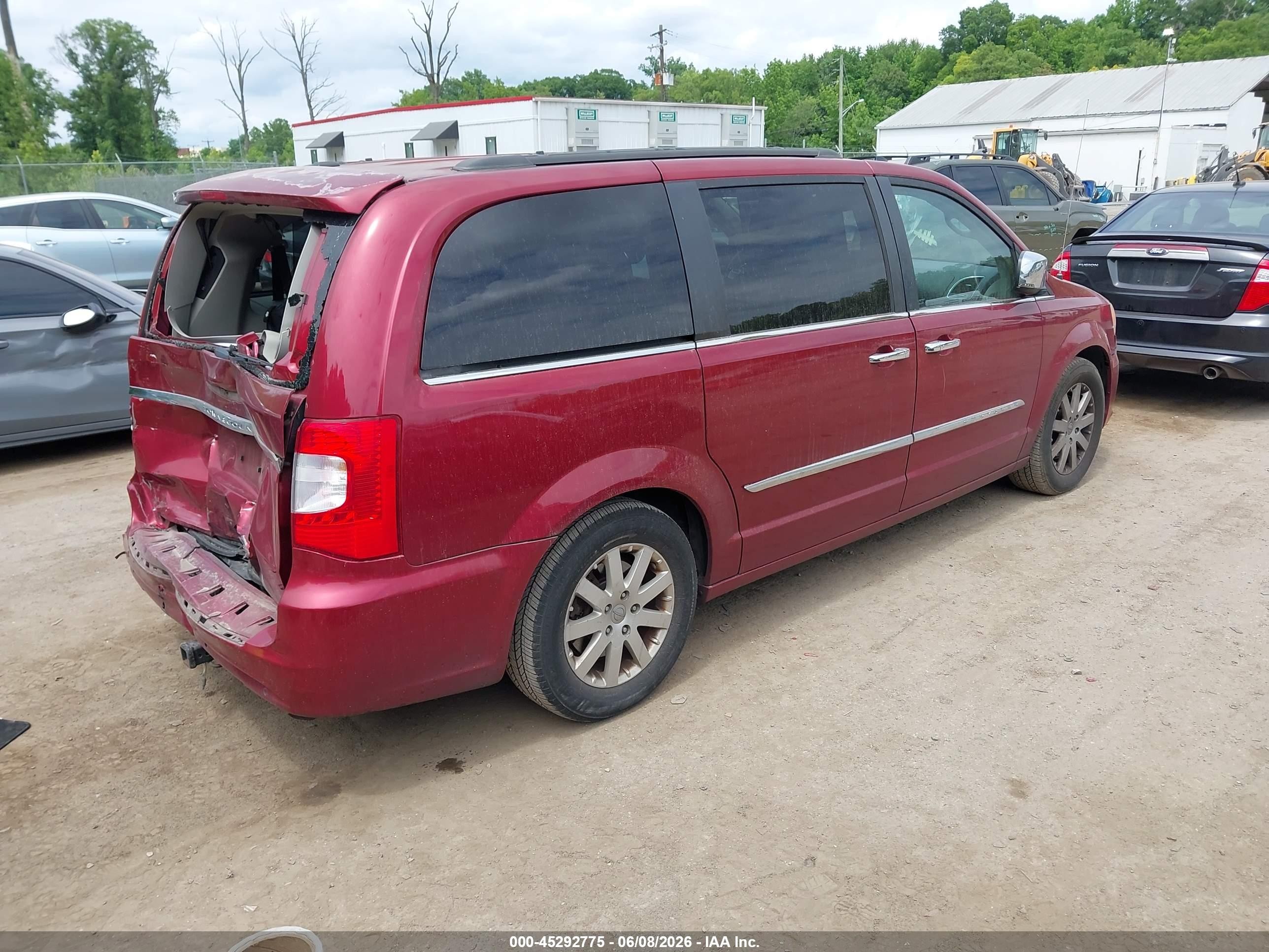 2012 Chrysler Town & Country Touring-l Red vin: 2C4RC1CG2CR270029