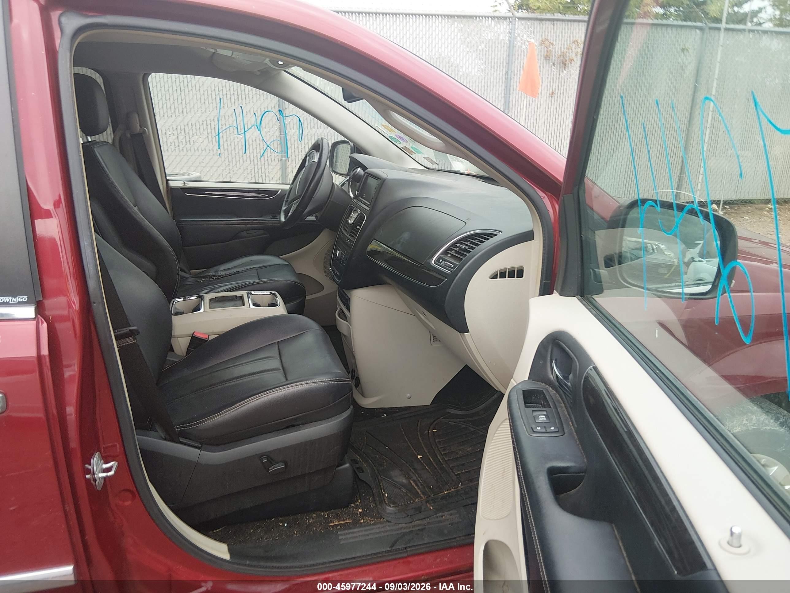 2012 Chrysler Town & Country Touring-l Maroon vin: 2C4RC1CG2CR338703