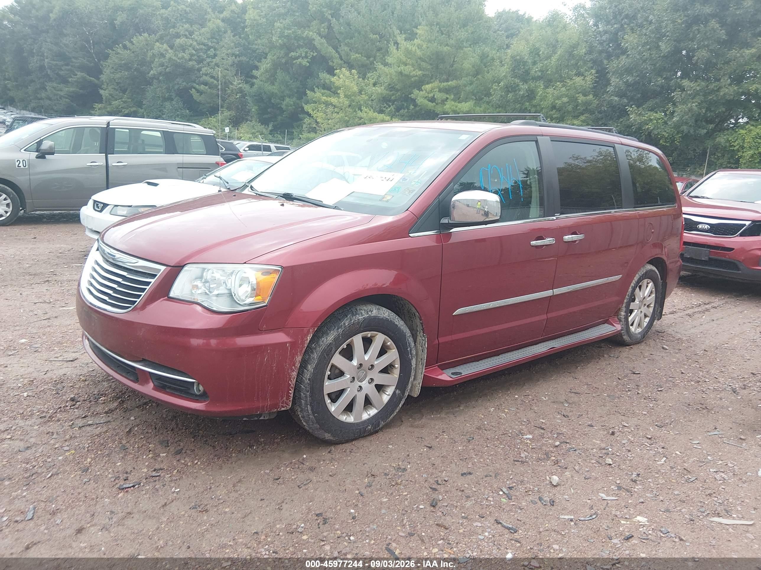 2012 Chrysler Town & Country Touring-l Maroon vin: 2C4RC1CG2CR338703